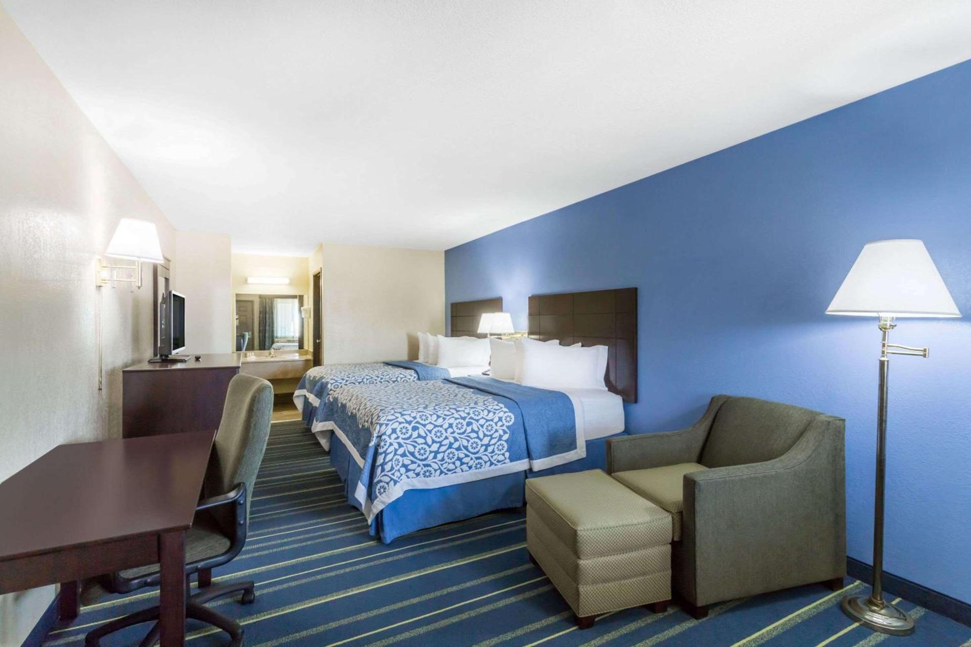 Days Inn by Wyndham Holbrook photo 9