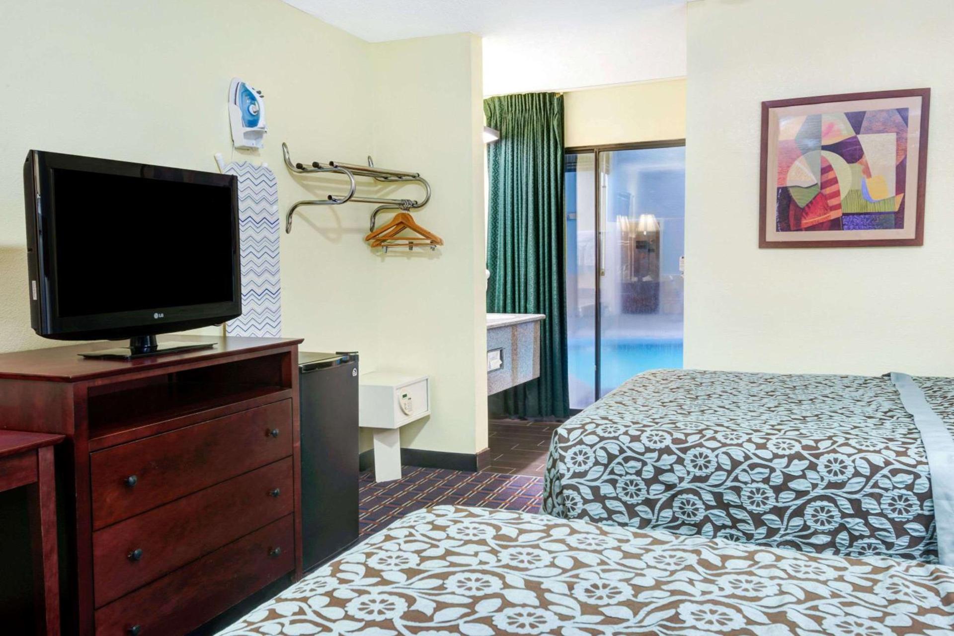 Days Inn & Suites by Wyndham Albuquerque West photo 10