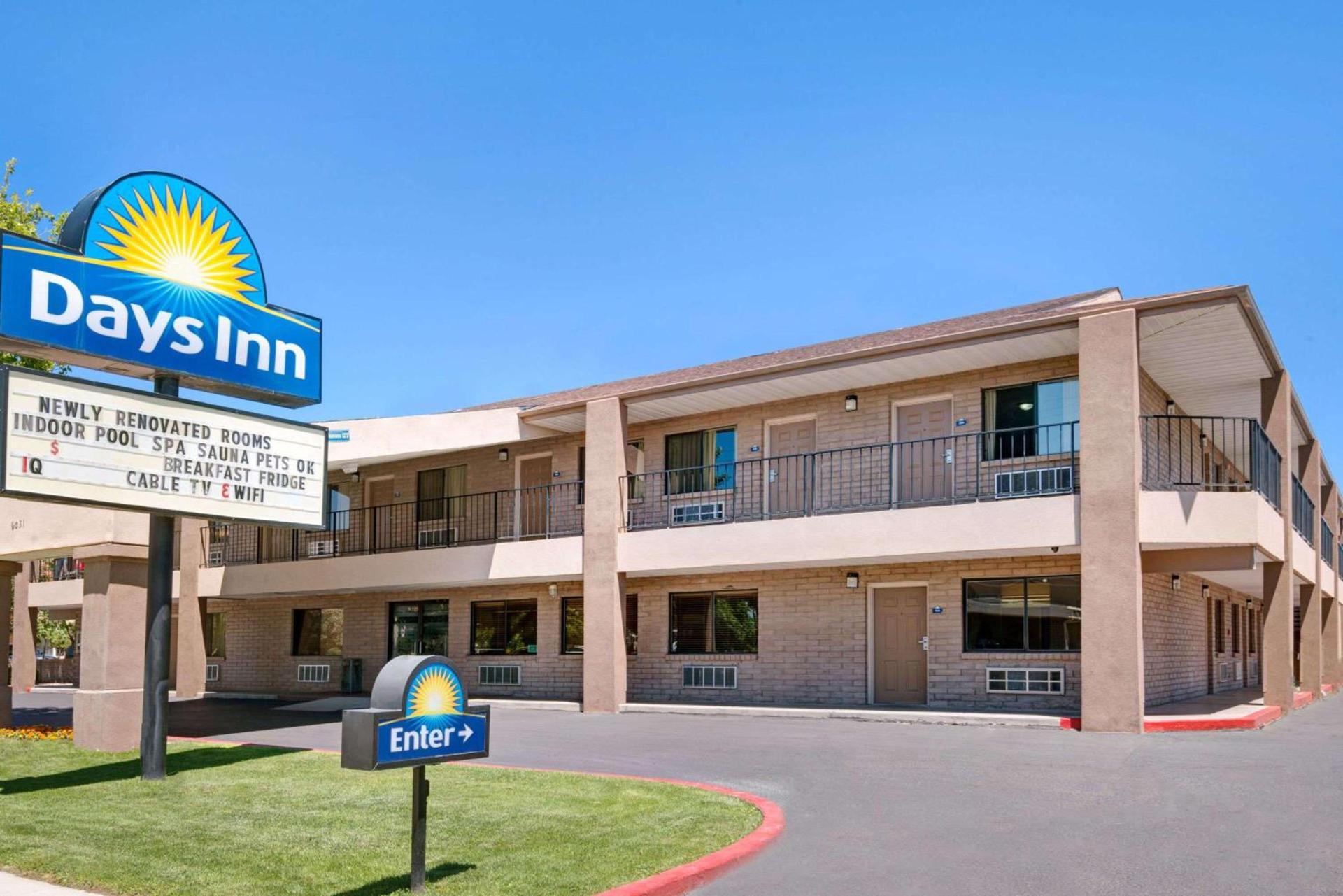 Days Inn & Suites by Wyndham Albuquerque West photo 2