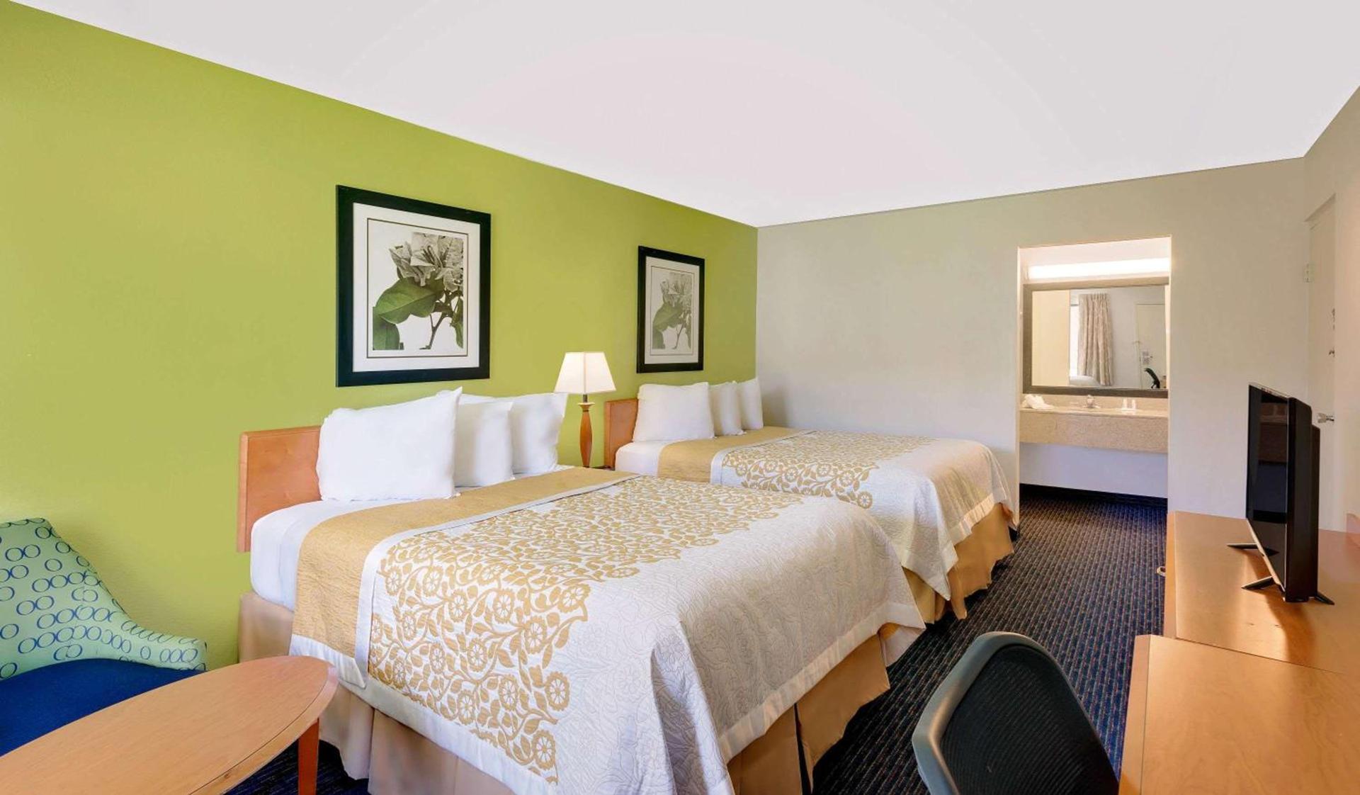 Days Inn by Wyndham Easton photo 12