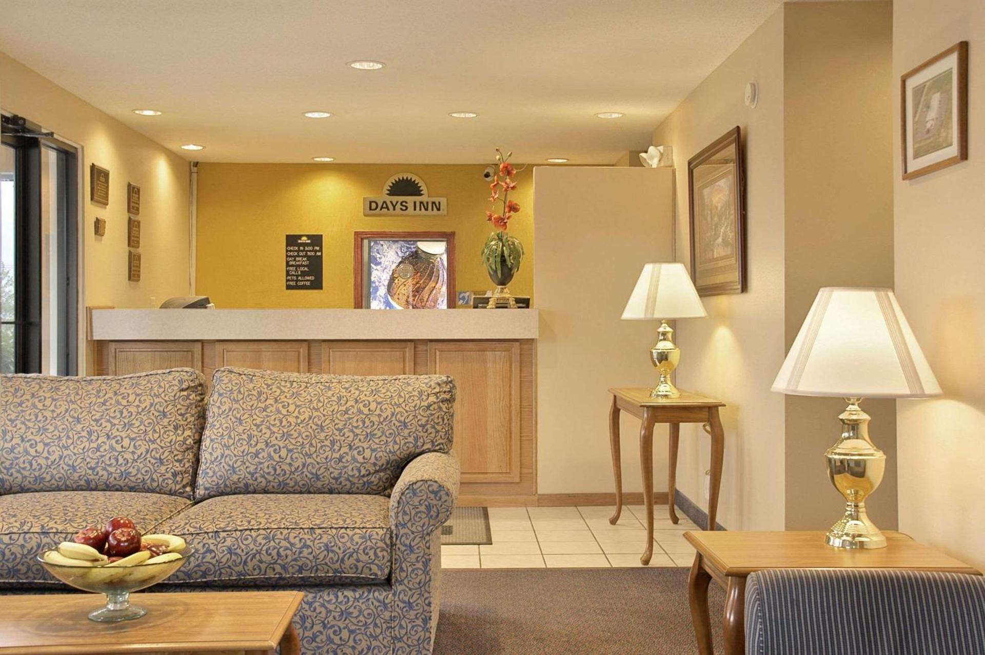 Days Inn by Wyndham Plainfield photo 2