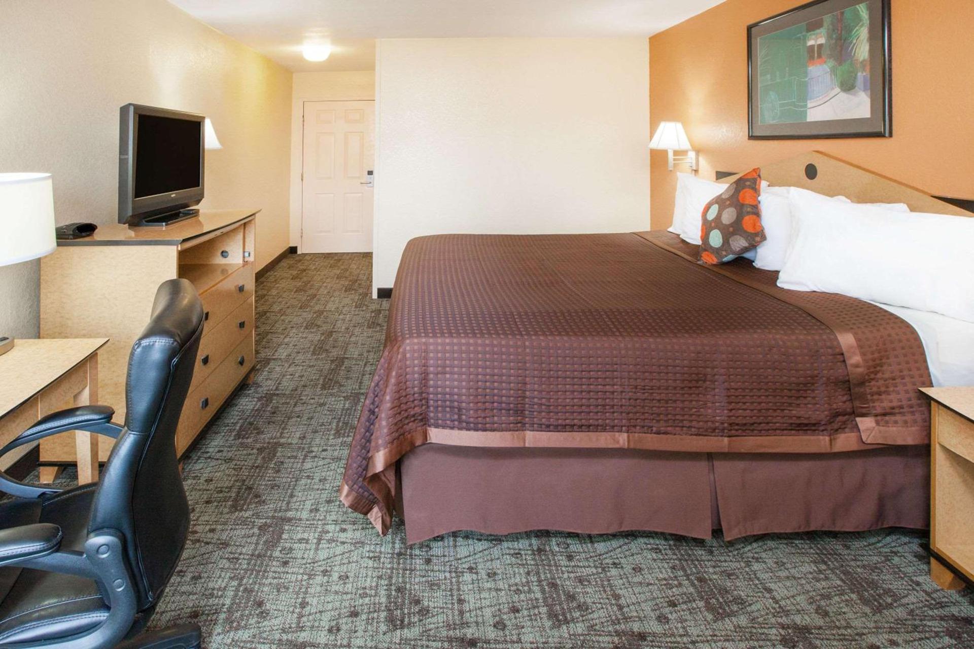 Days Inn by Wyndham Alma ARKANSAS photo 8