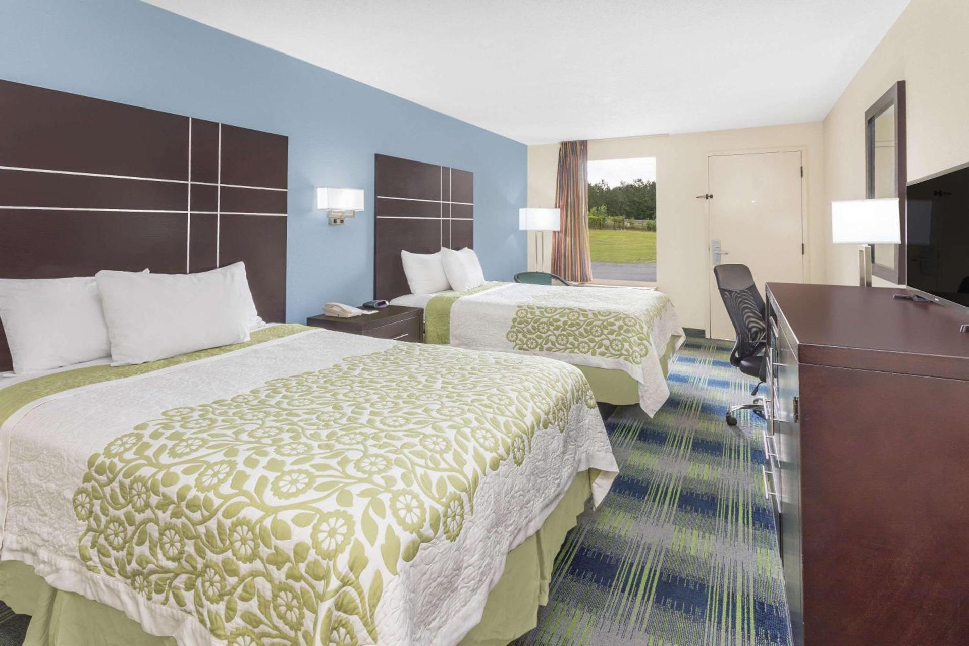 Days Inn by Wyndham Newberry South Carolina photo 9