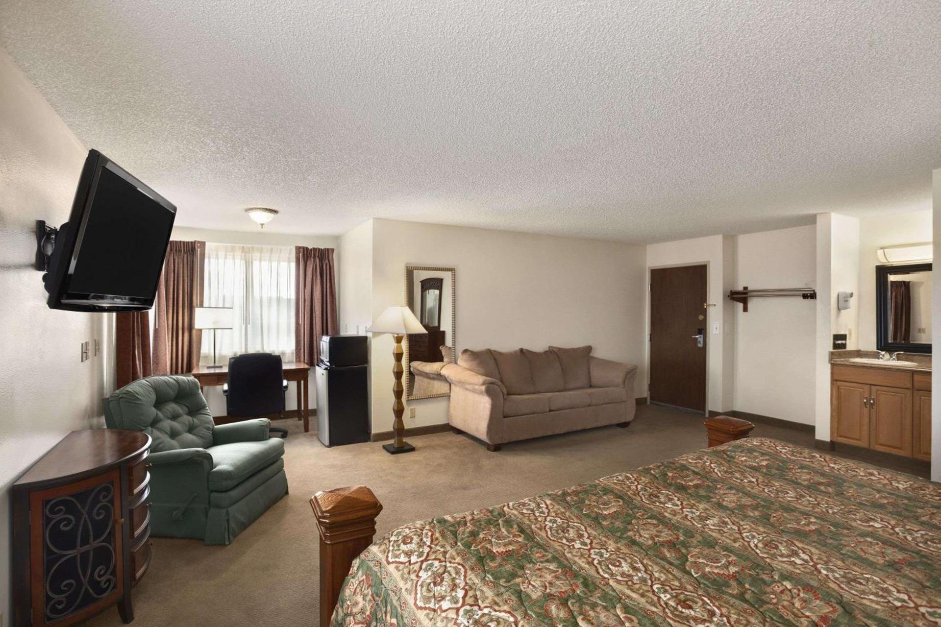 Days Inn by Wyndham Billings photo 11