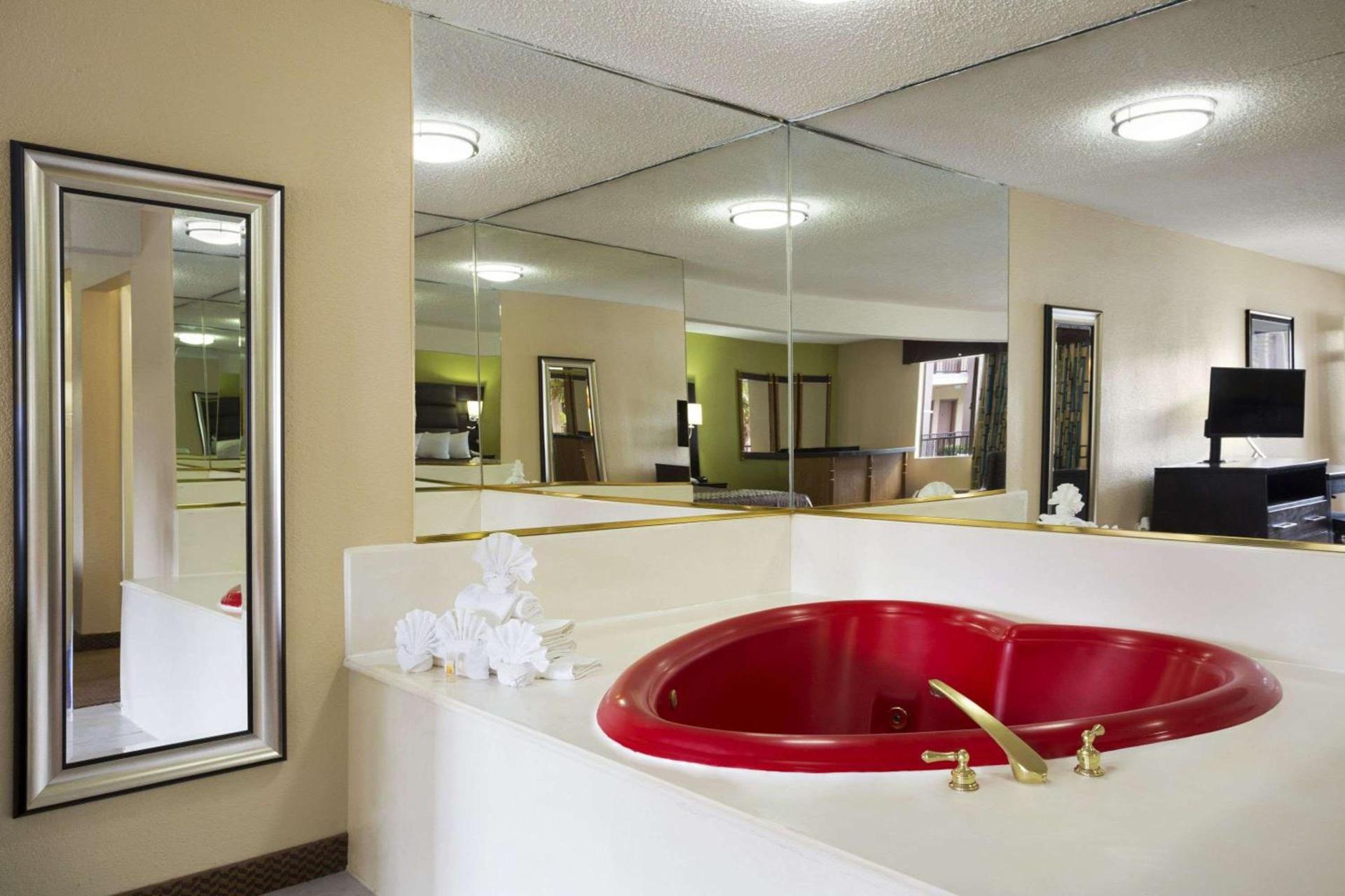Days Inn by Wyndham Dallas Irving photo 8