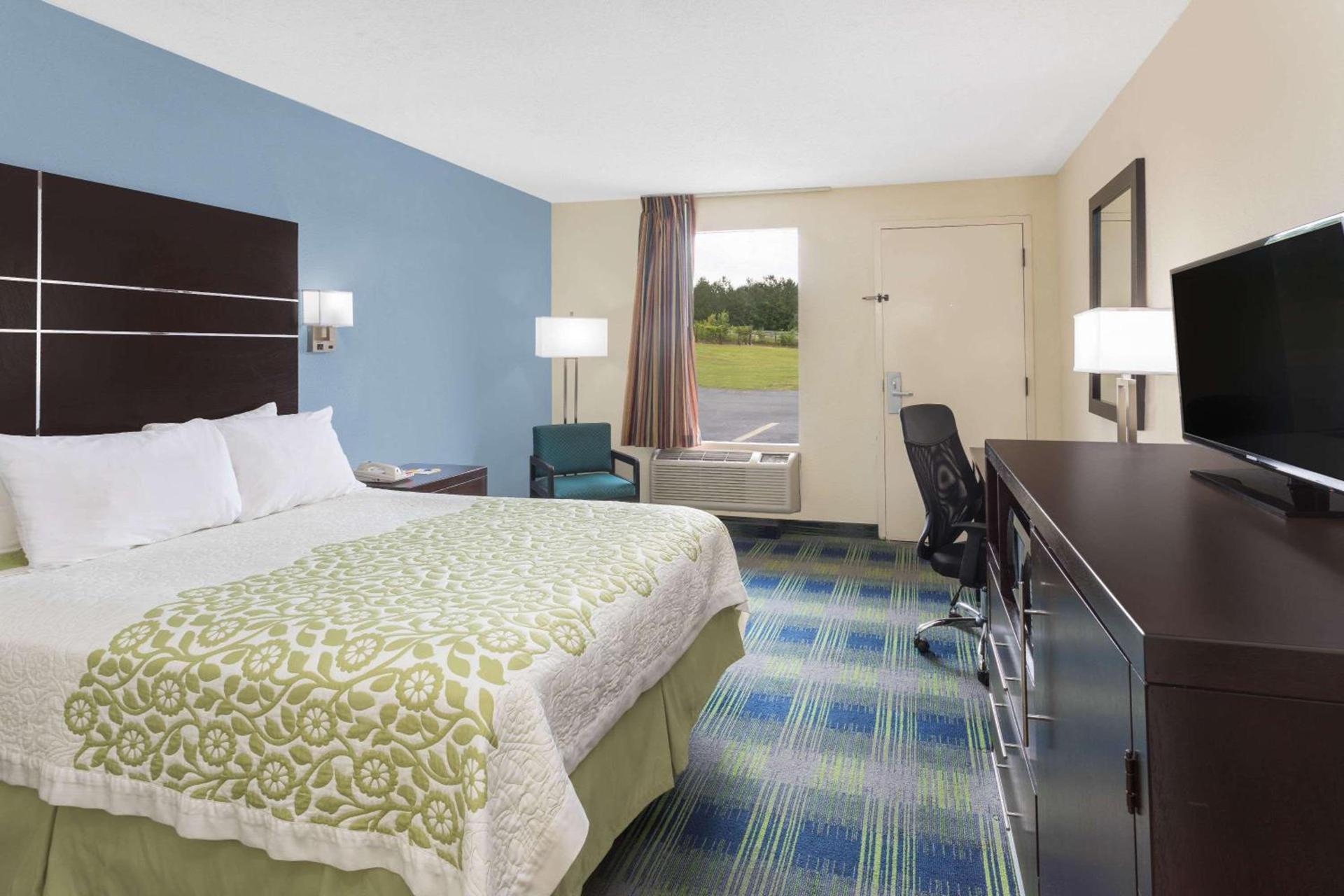 Days Inn by Wyndham Newberry South Carolina photo 6