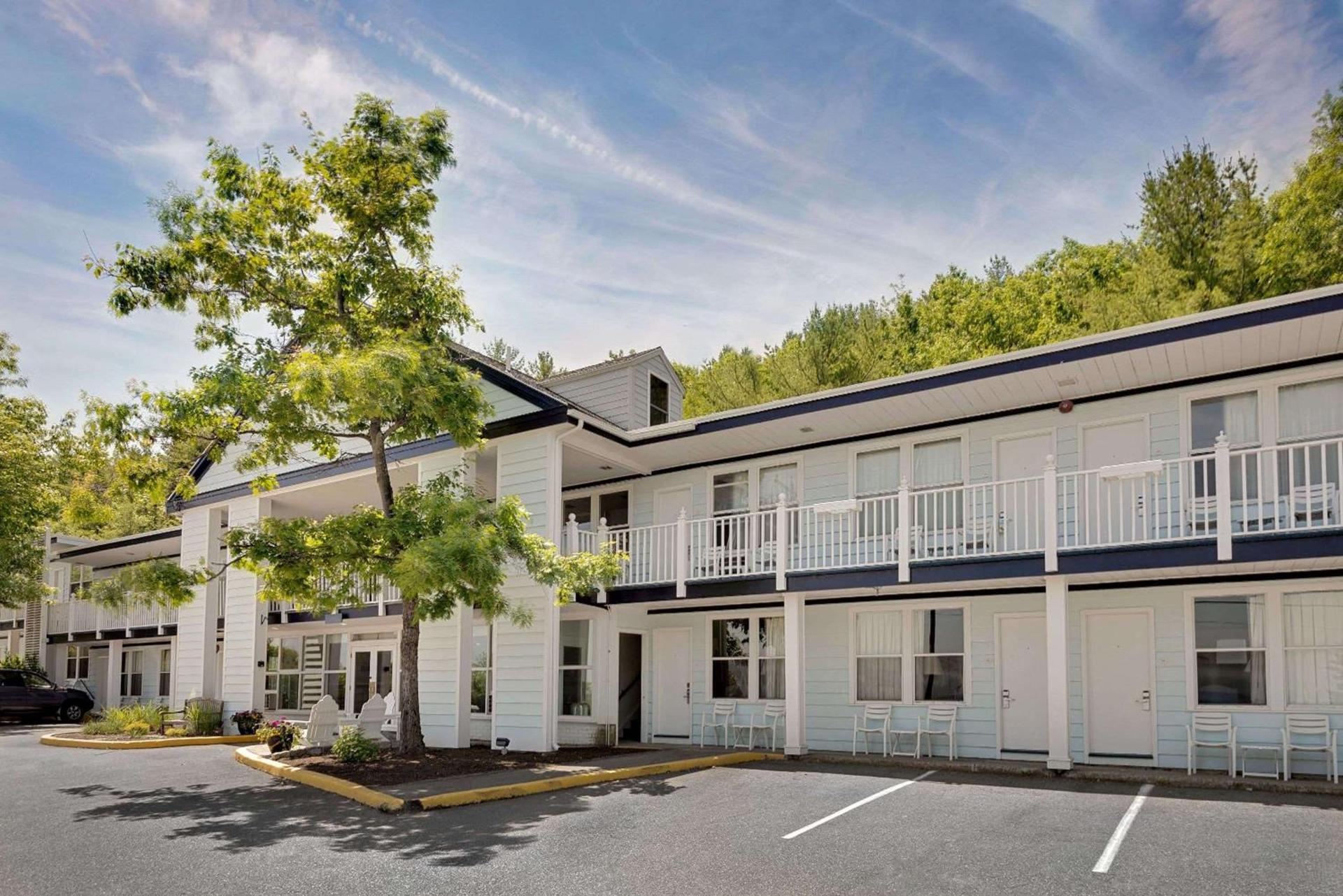 Days Inn by Wyndham Bar Harbor photo 3
