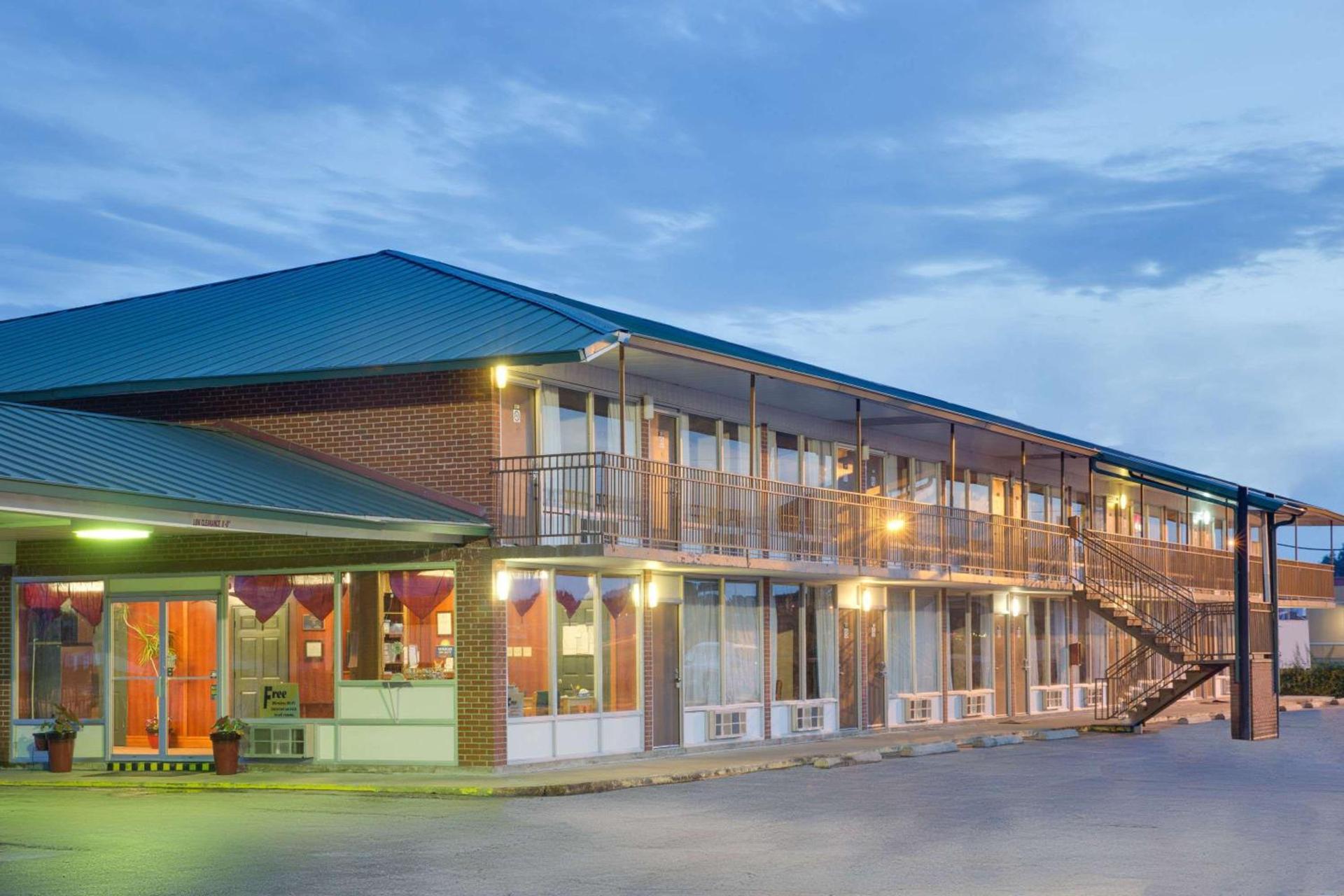 Days Inn by Wyndham Newport — hotel in Newport