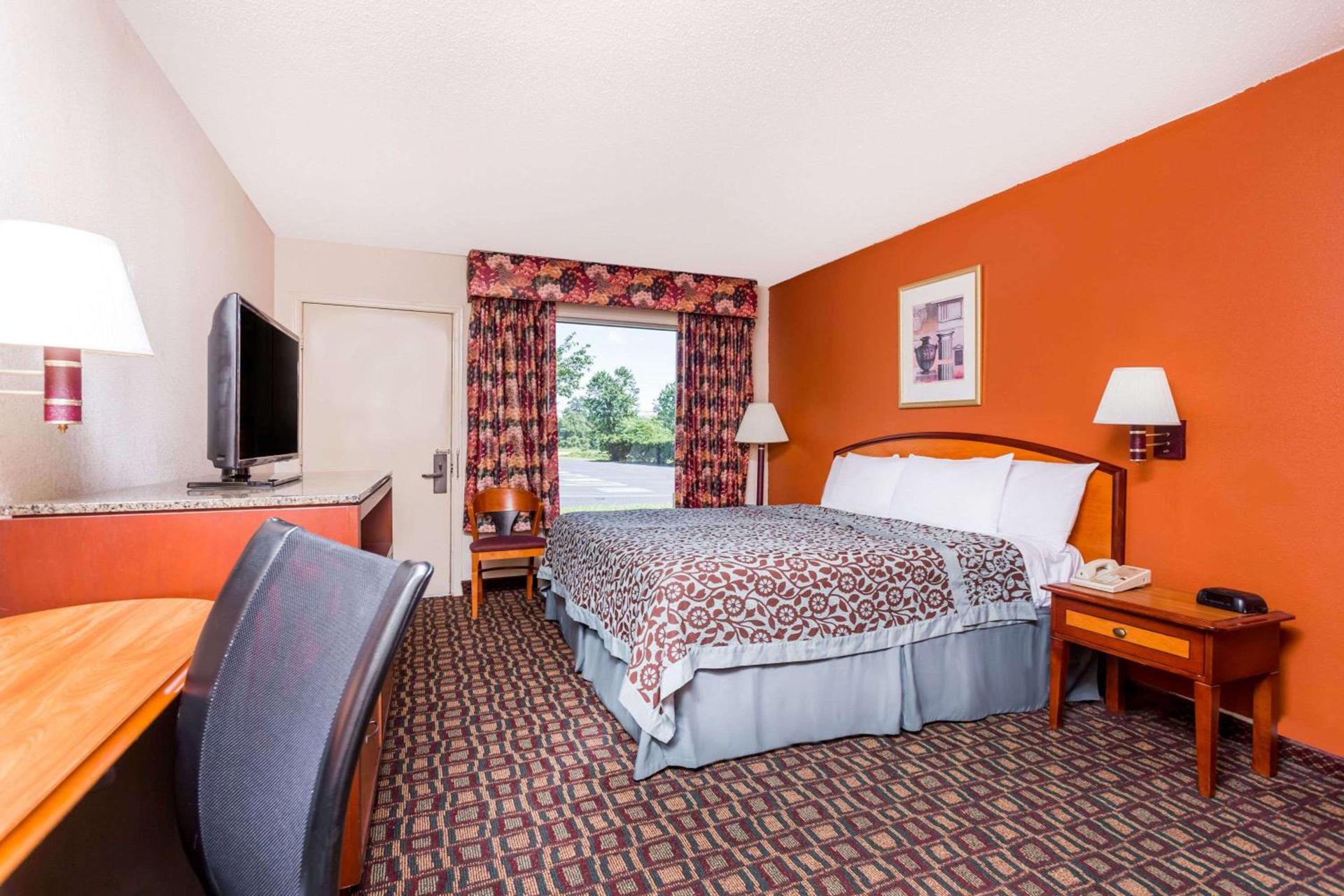 Days Inn by Wyndham Augusta Wheeler Road photo 15
