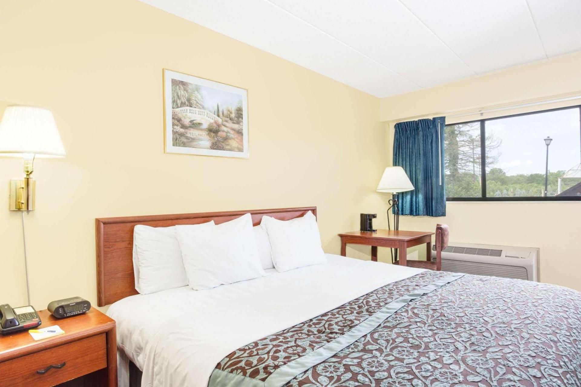 Days Inn by Wyndham Athens photo 5