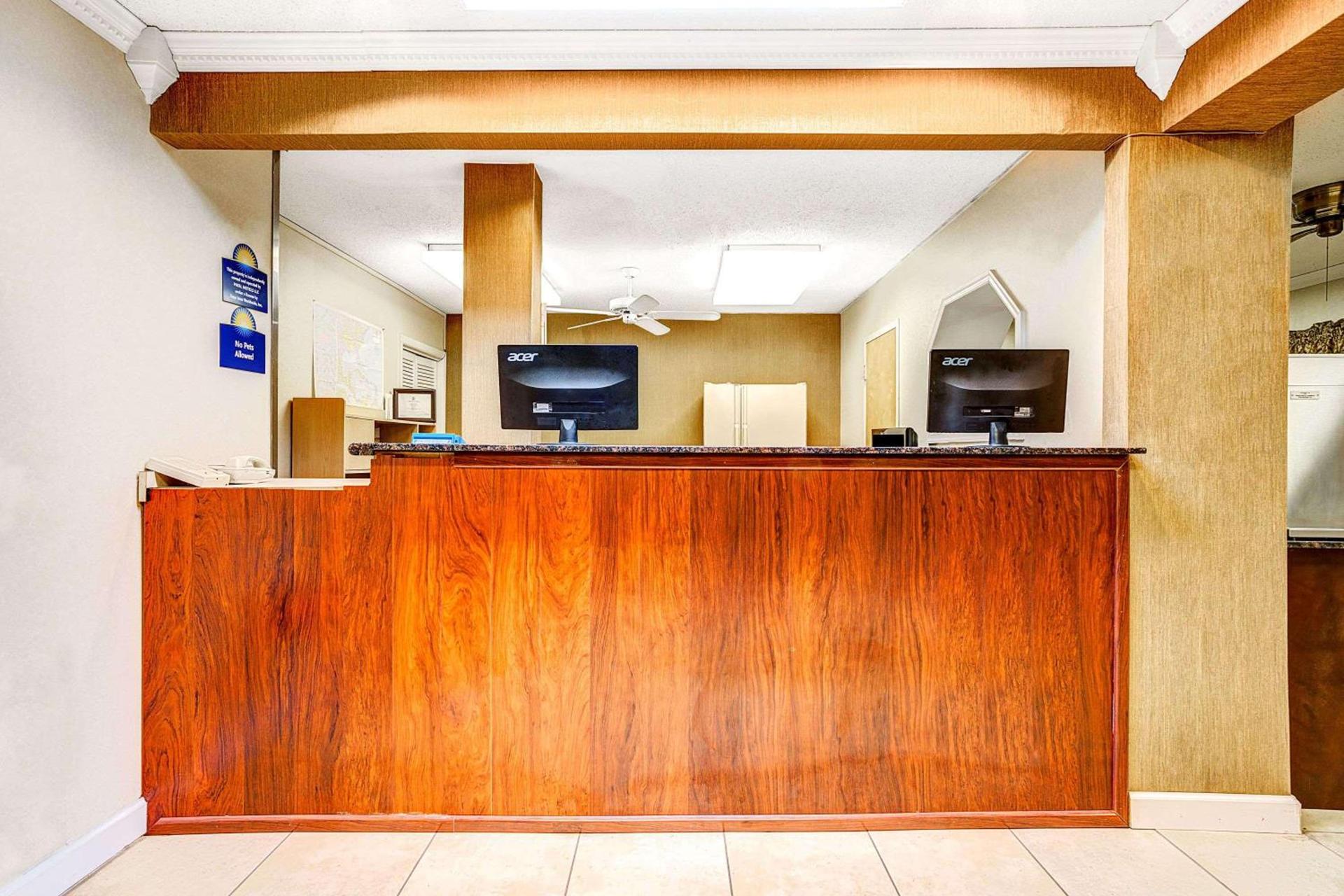 Days Inn by Wyndham Chesapeake photo 3