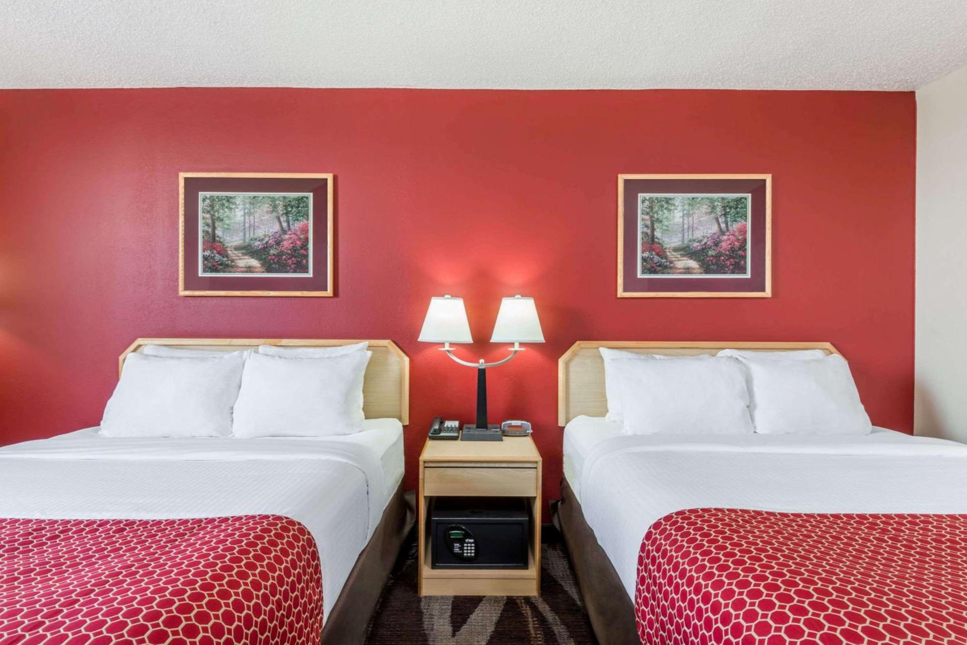 Days Inn by Wyndham Gillette photo 8