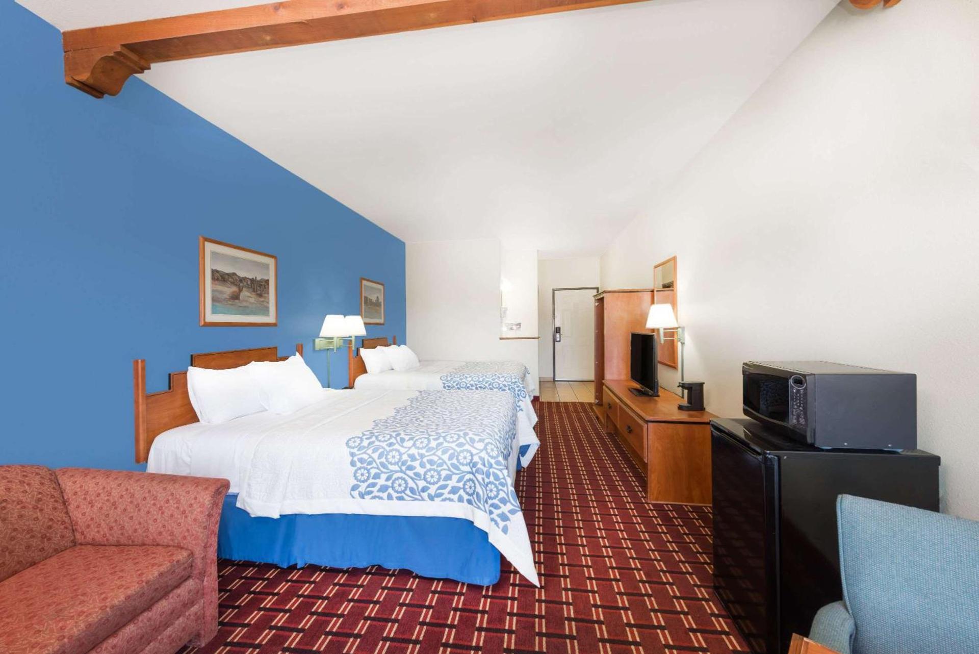 Days Inn & Suites by Wyndham Lordsburg photo 18