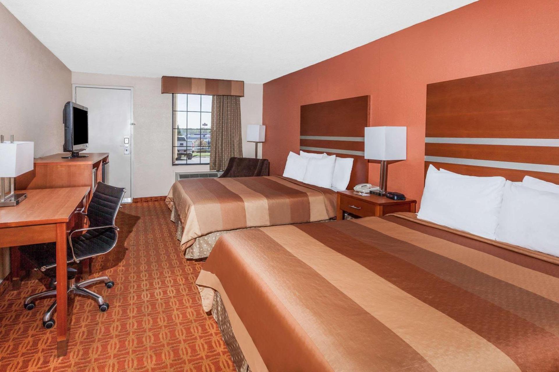 Days Inn by Wyndham Dalton photo 23