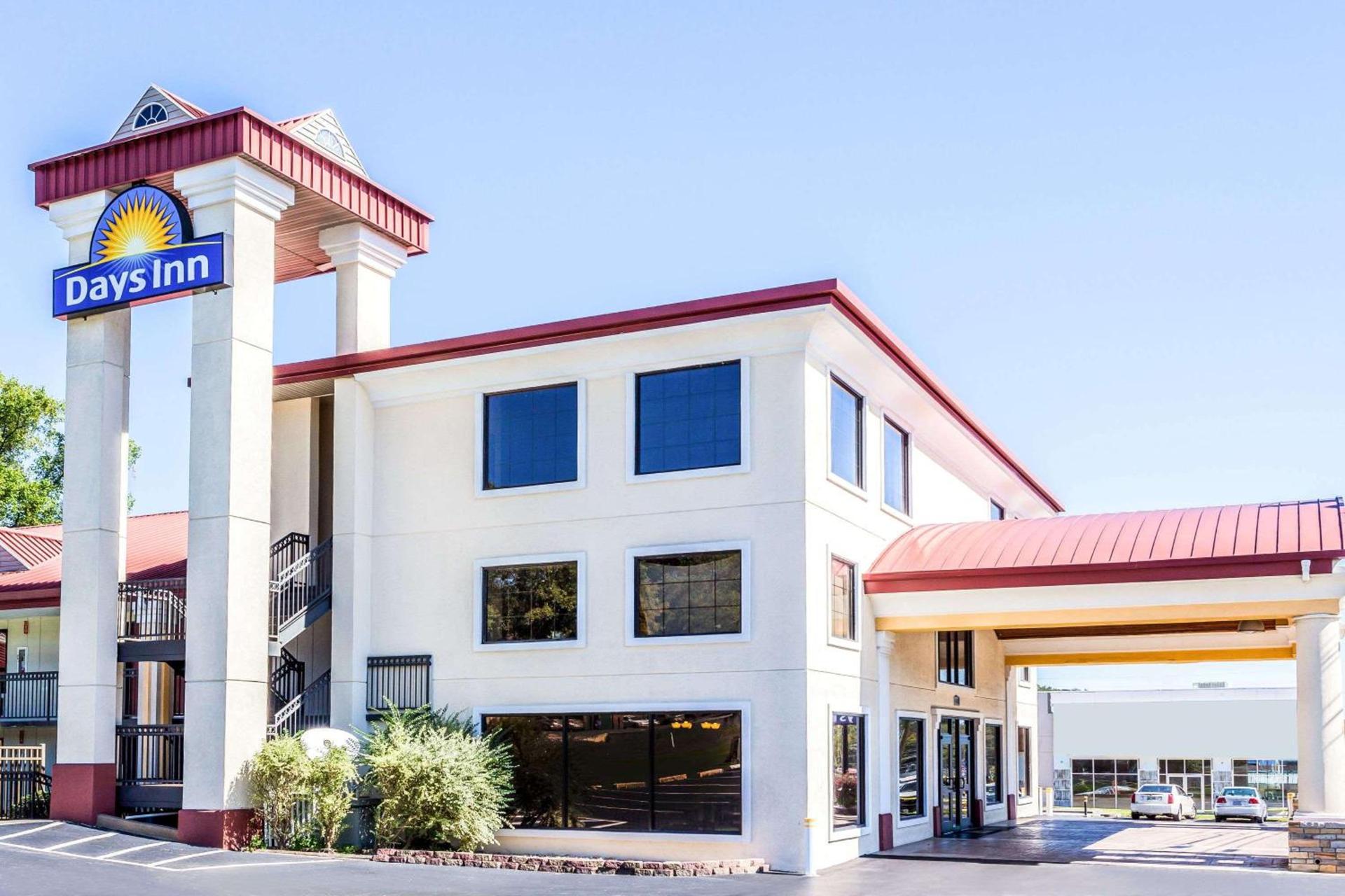 Days Inn by Wyndham Dalton photo 3