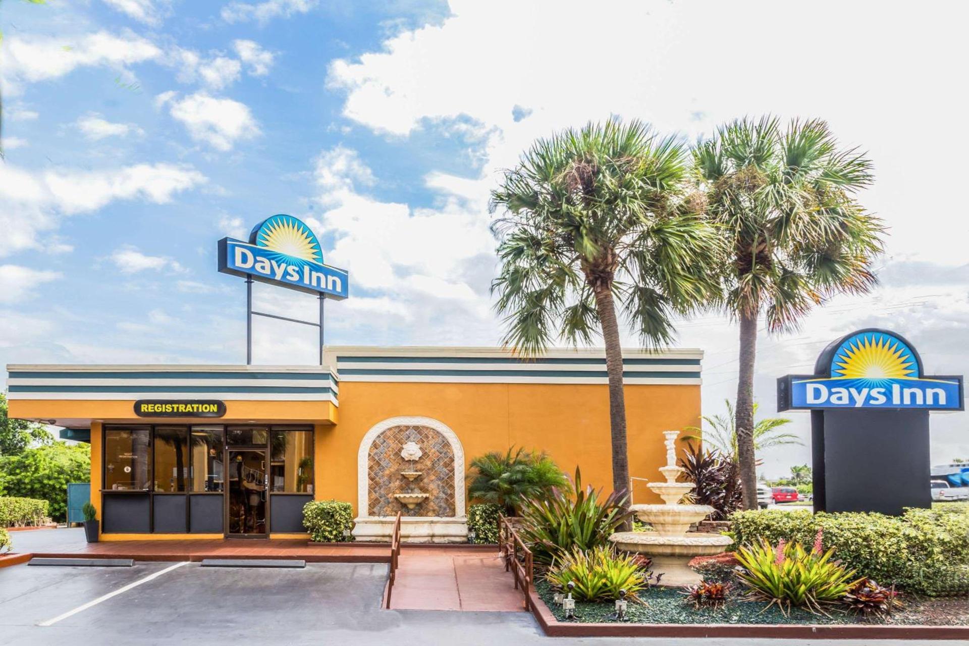 Days Inn by Wyndham Fort Lauderdale-Oakland Park Airport N photo 2