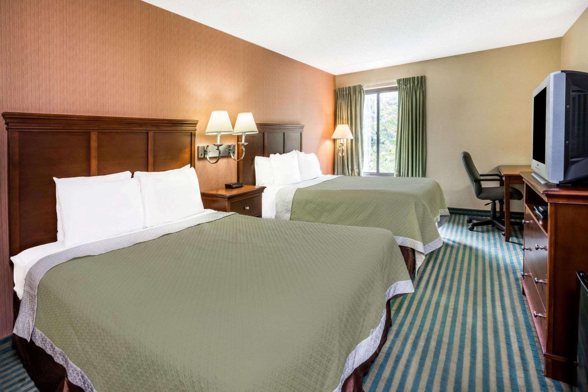 Days Inn by Wyndham Westminster photo 9