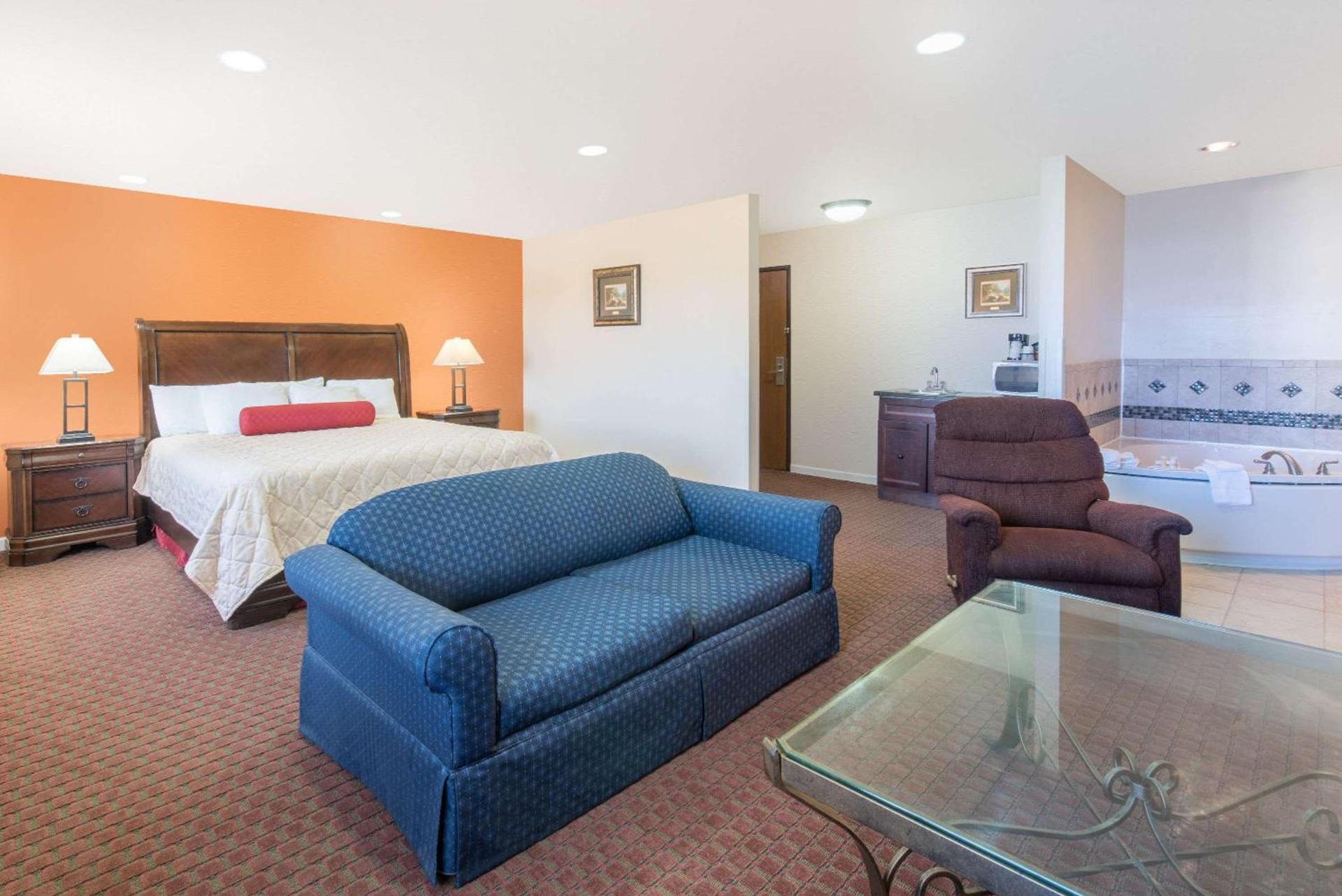 Days Inn by Wyndham Minot photo 6