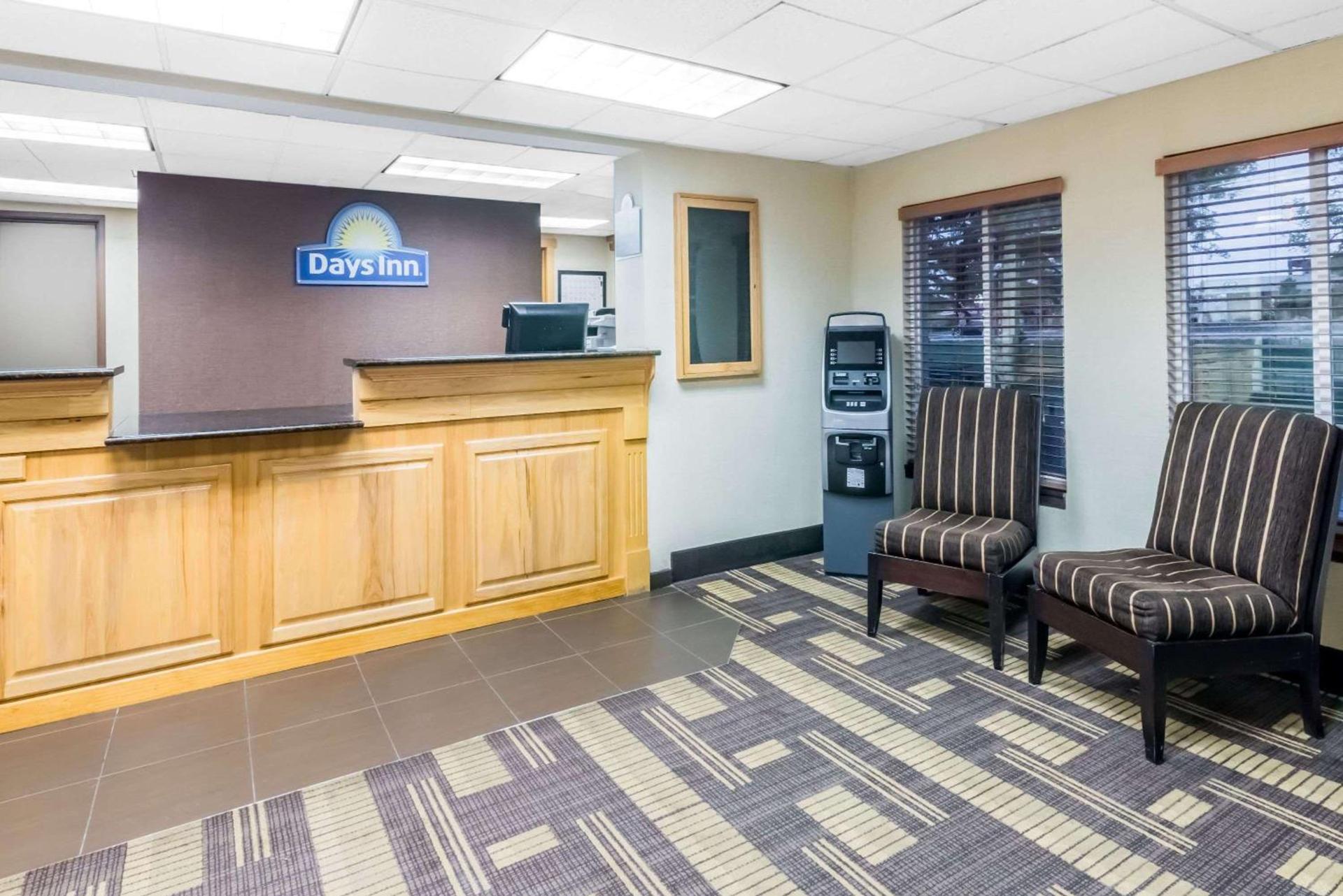 Days Inn by Wyndham Bismarck photo 36