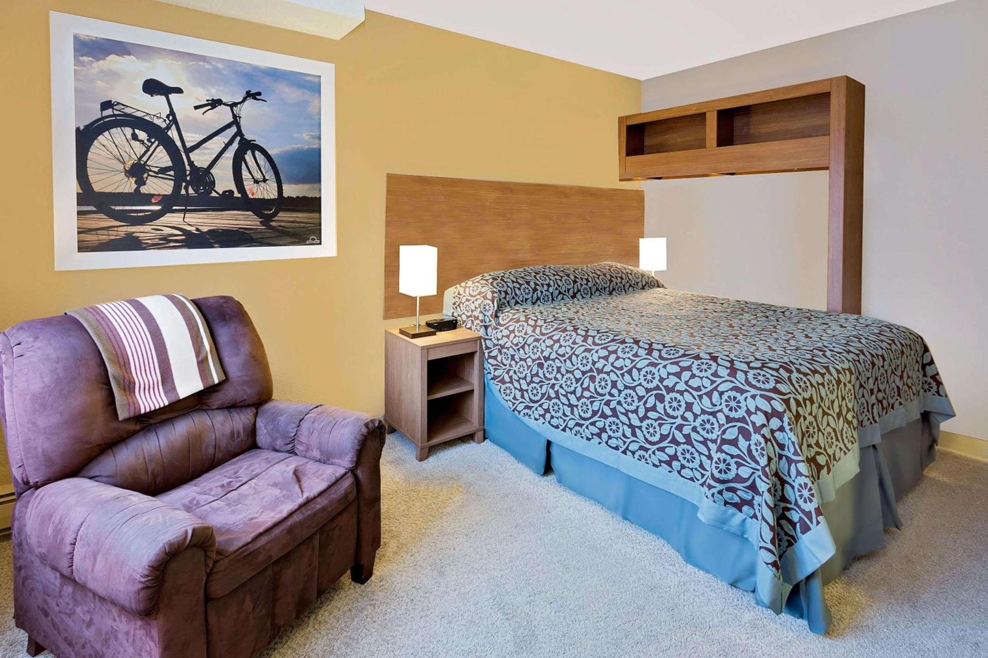 Days Inn by Wyndham Winona photo 13