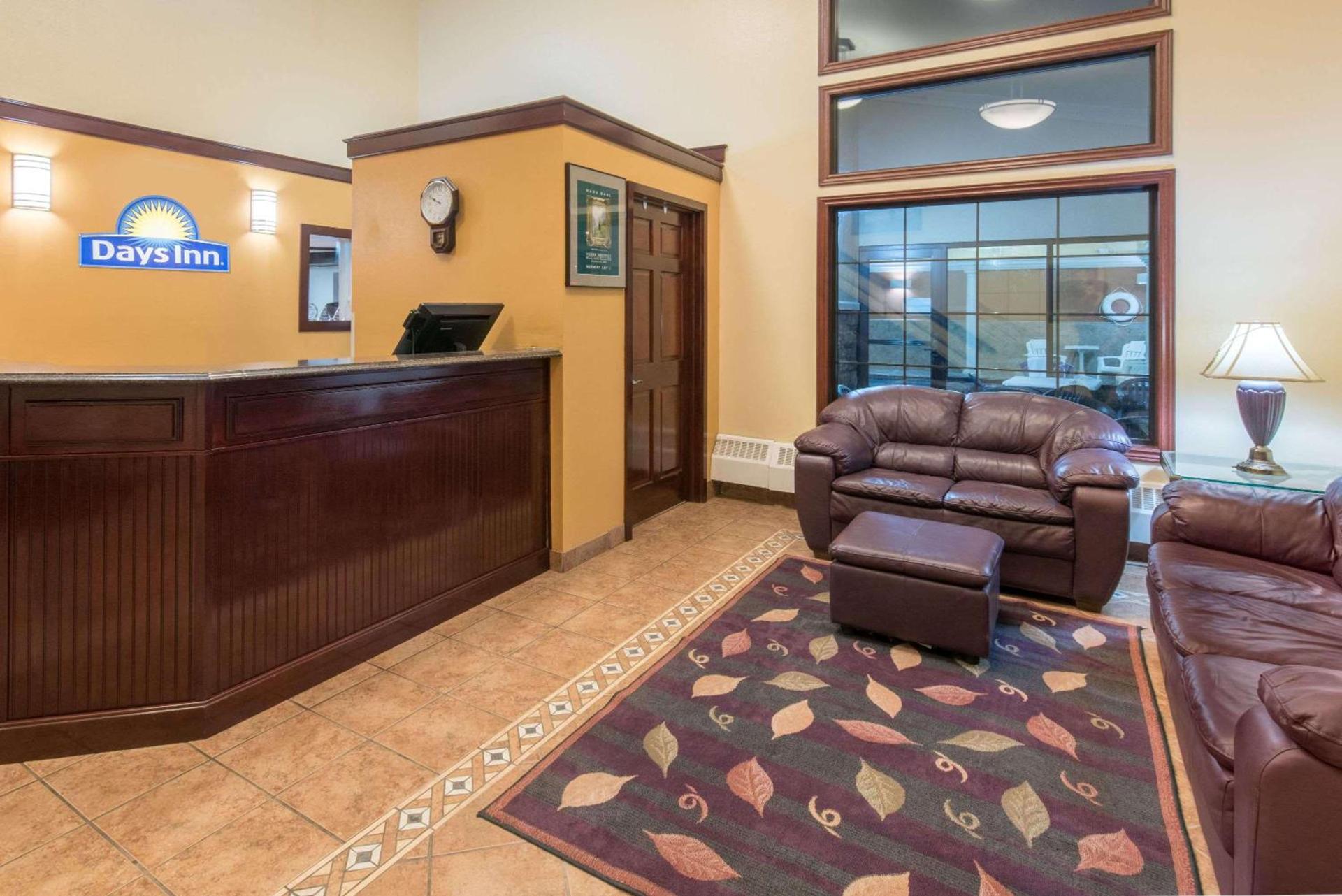 Days Inn by Wyndham Minot photo 2