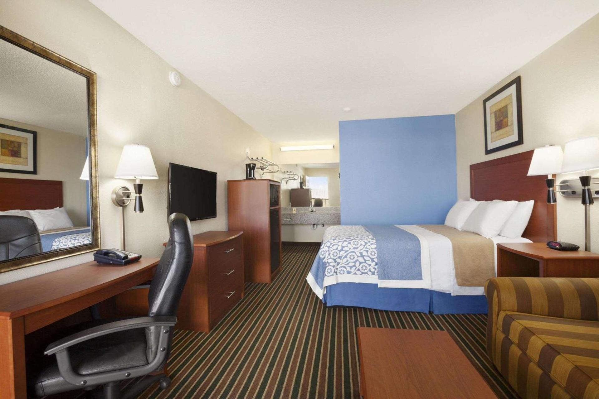 Days Inn by Wyndham Champaign/Urbana photo 3
