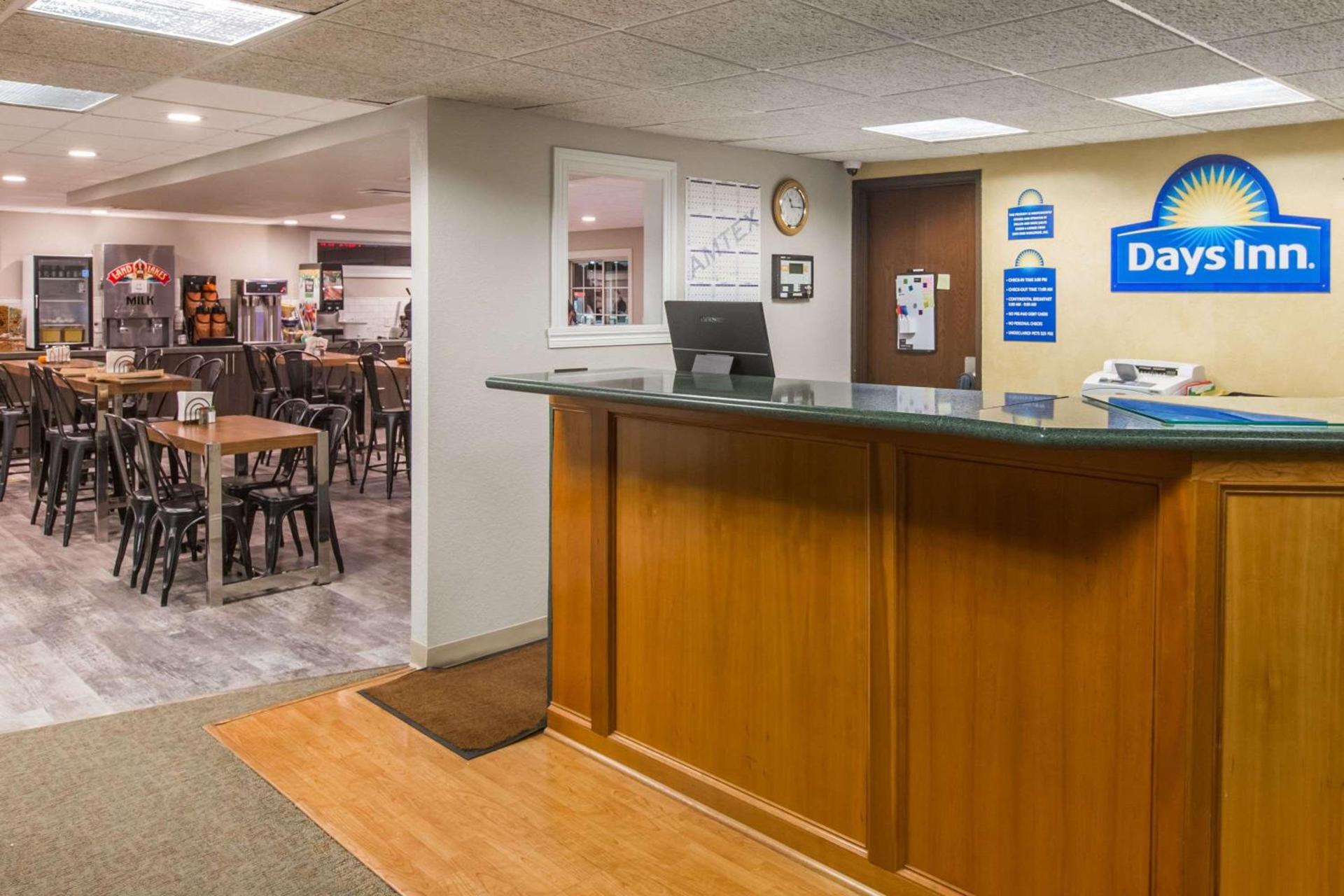 Days Inn by Wyndham Pierre photo 3