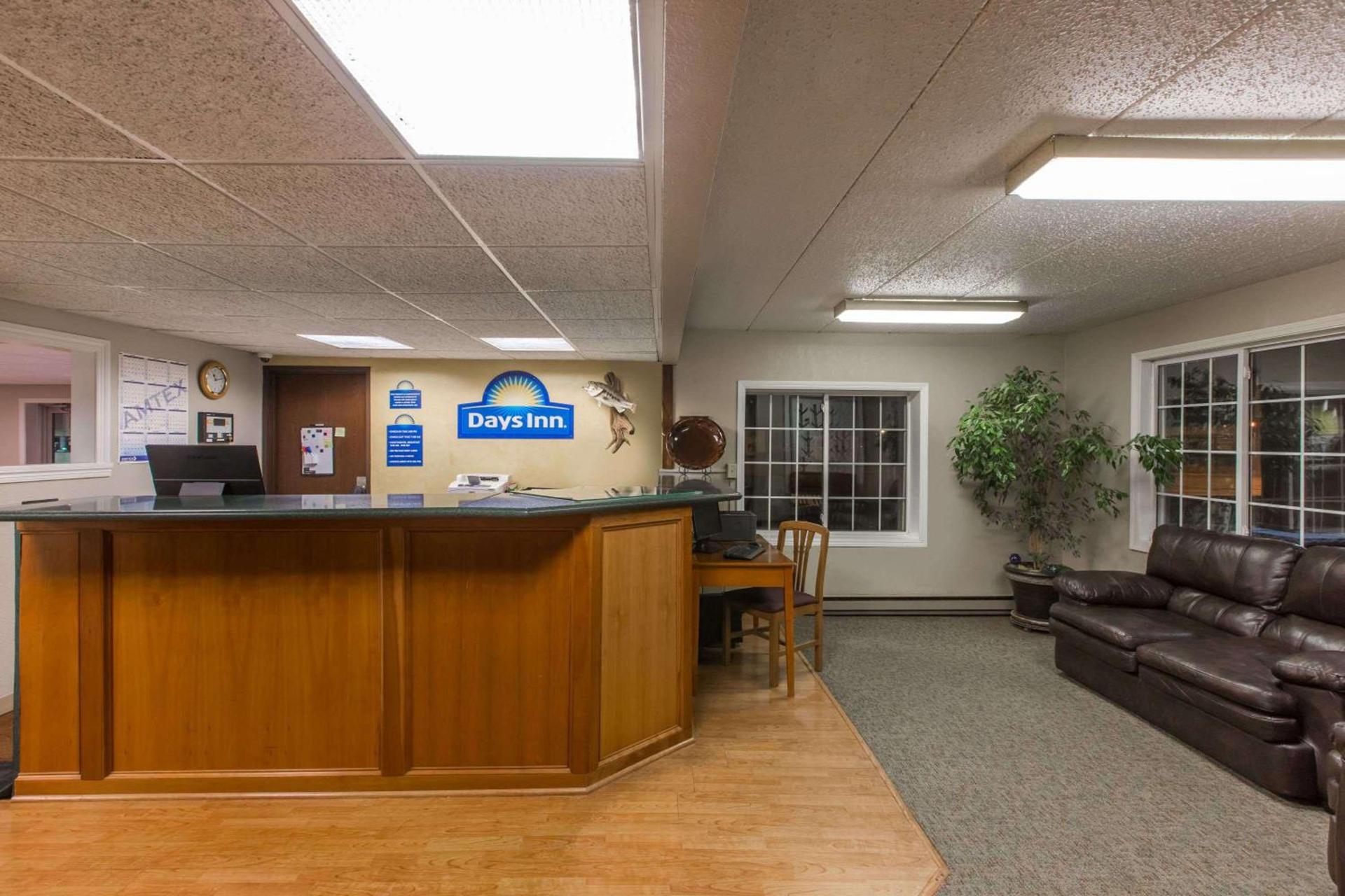 Days Inn by Wyndham Pierre photo 2