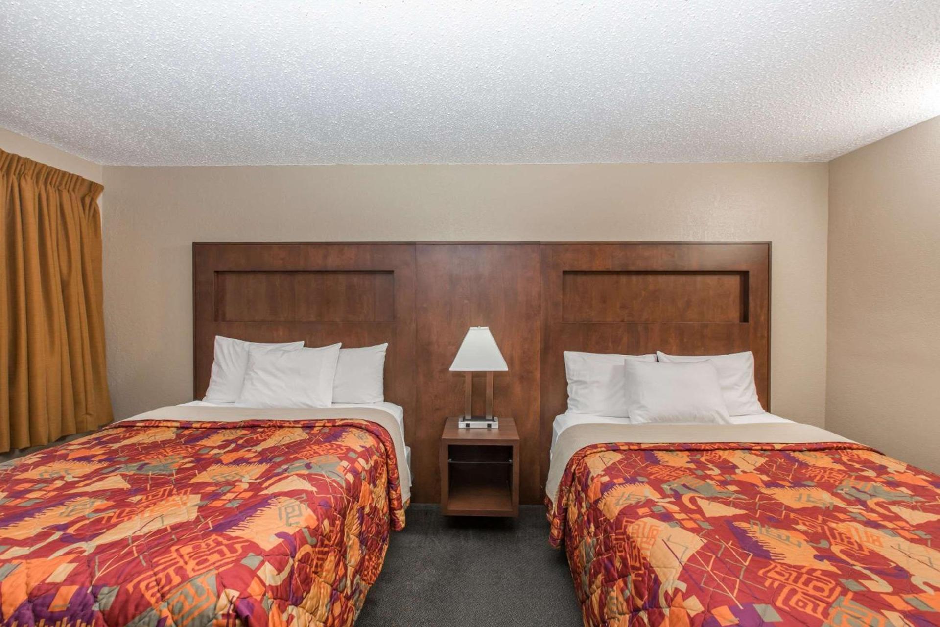 Days Inn by Wyndham Pierre photo 7