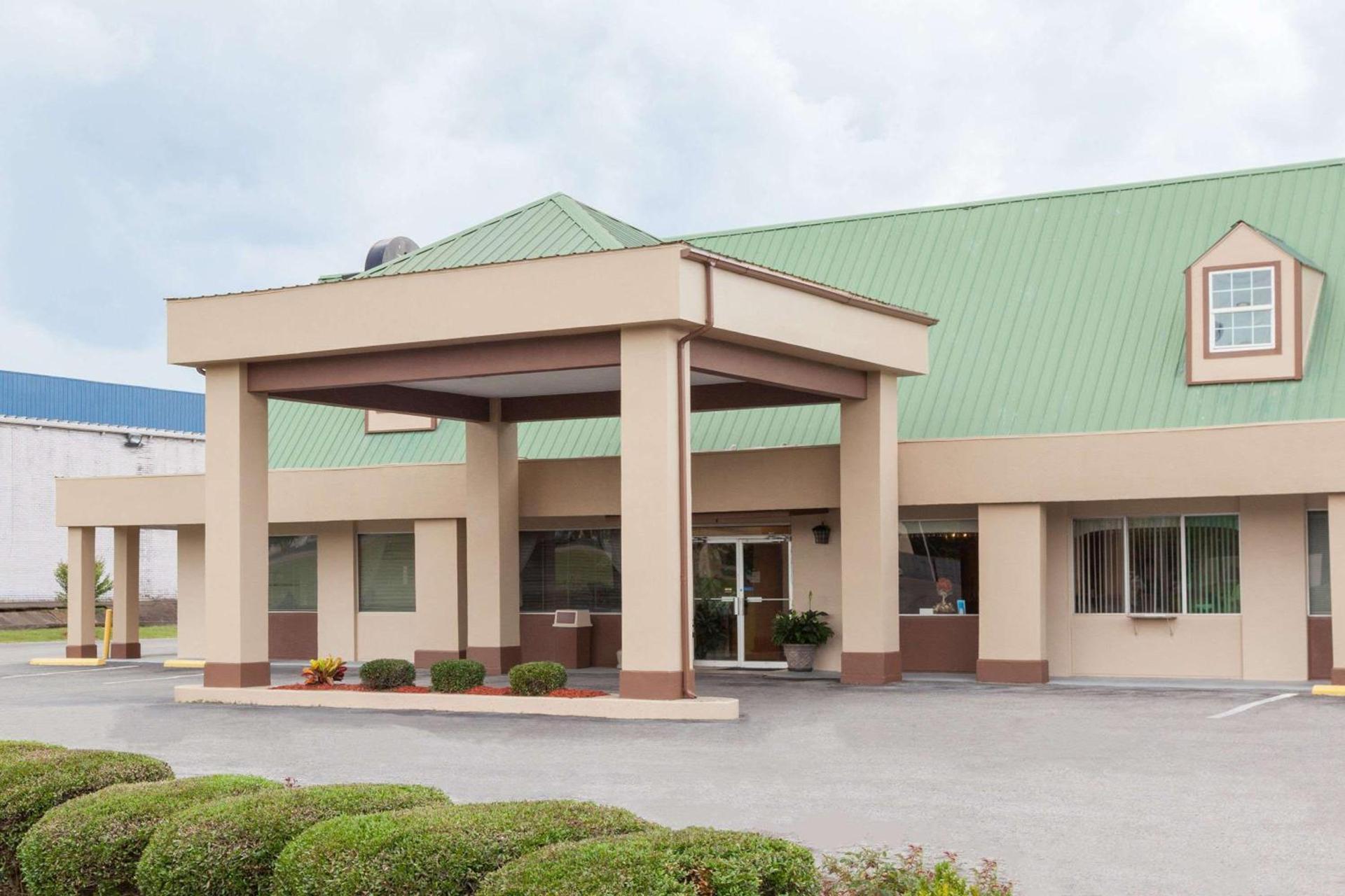 Meridian Inn photo 1