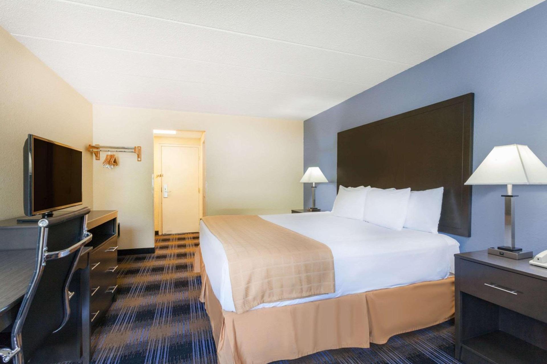 Days Inn by Wyndham Wilkes Barre photo 13