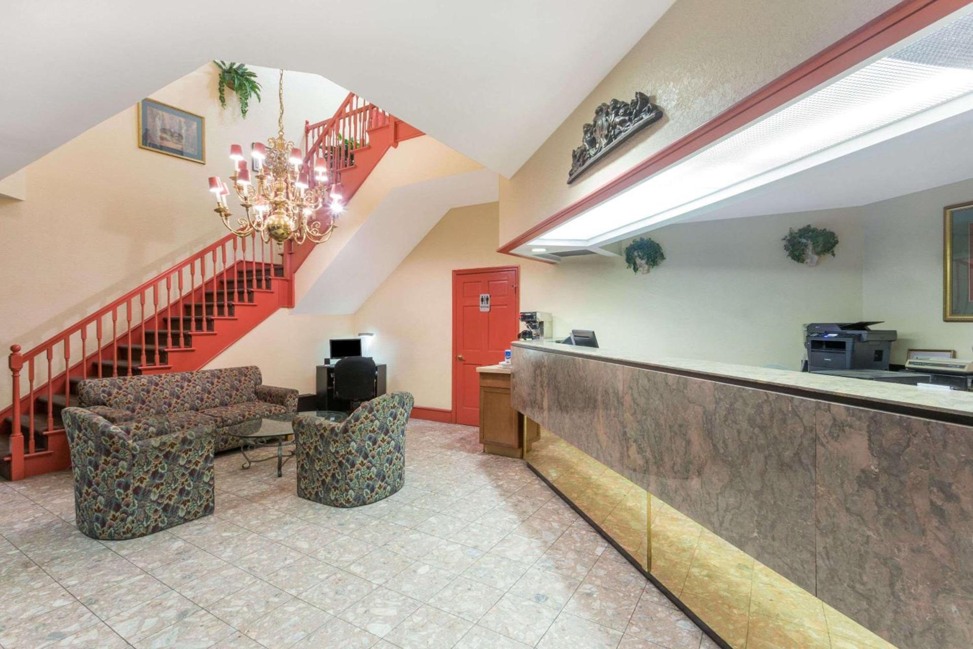 Days Inn by Wyndham Savannah Airport photo 3