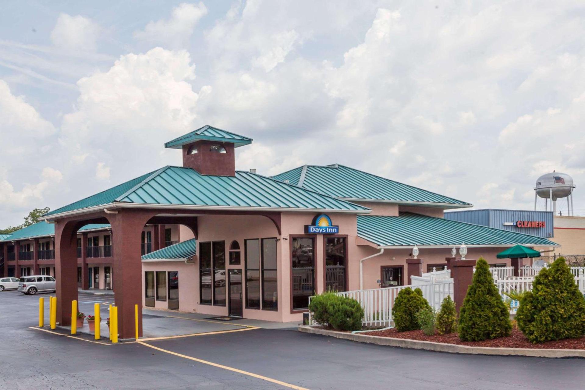 Days Inn by Wyndham Jackson photo 1