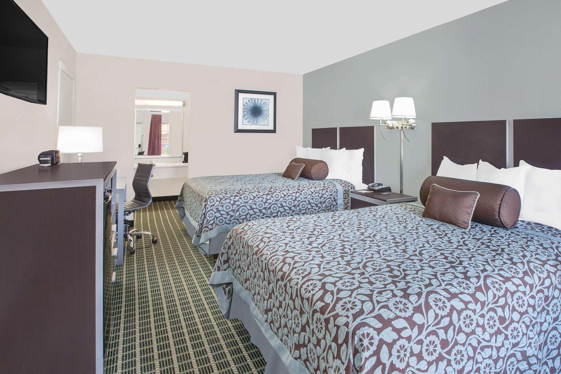 Days Inn by Wyndham Market Center Dallas Love Field photo 12
