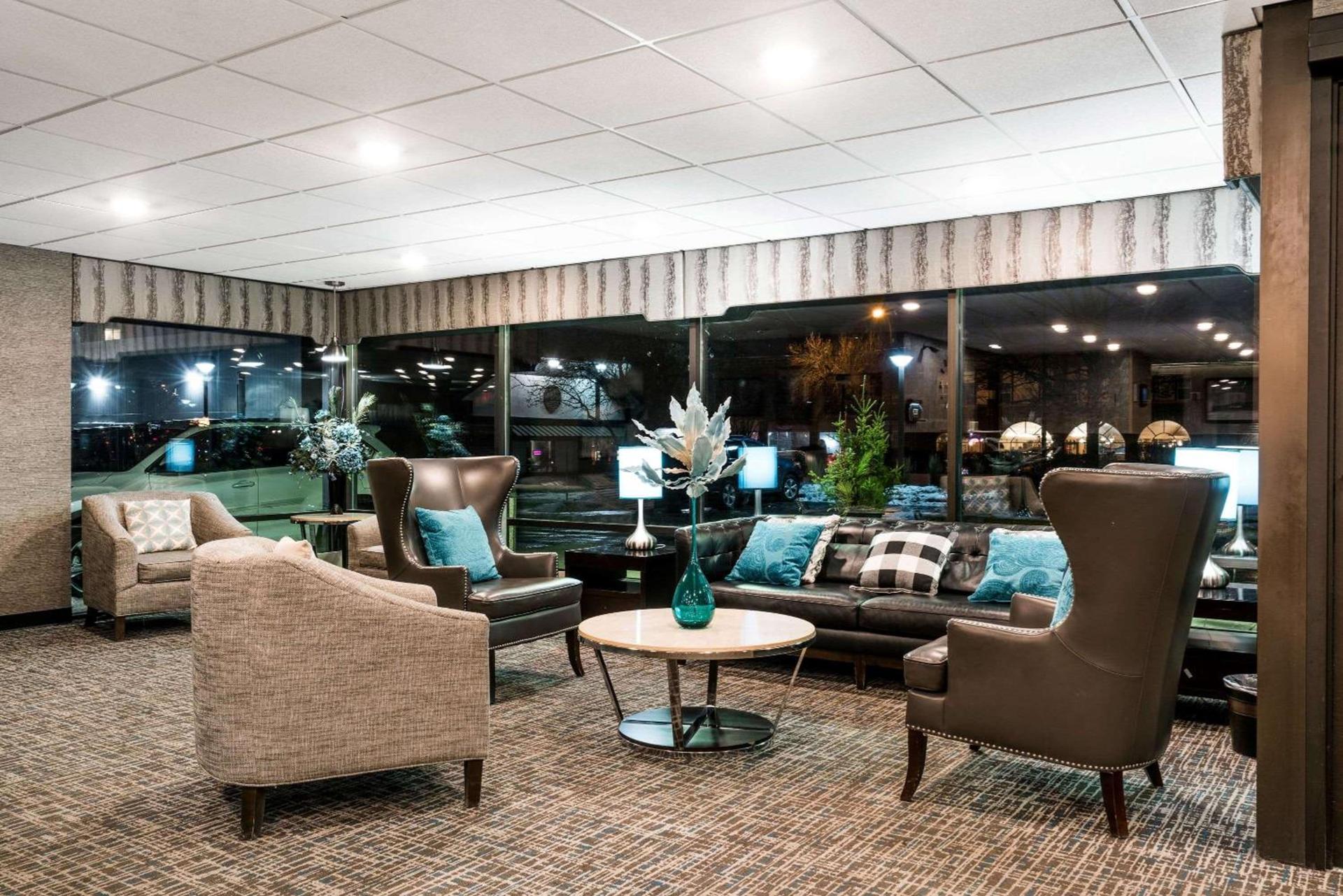 Days Hotel by Wyndham University Ave SE photo 5