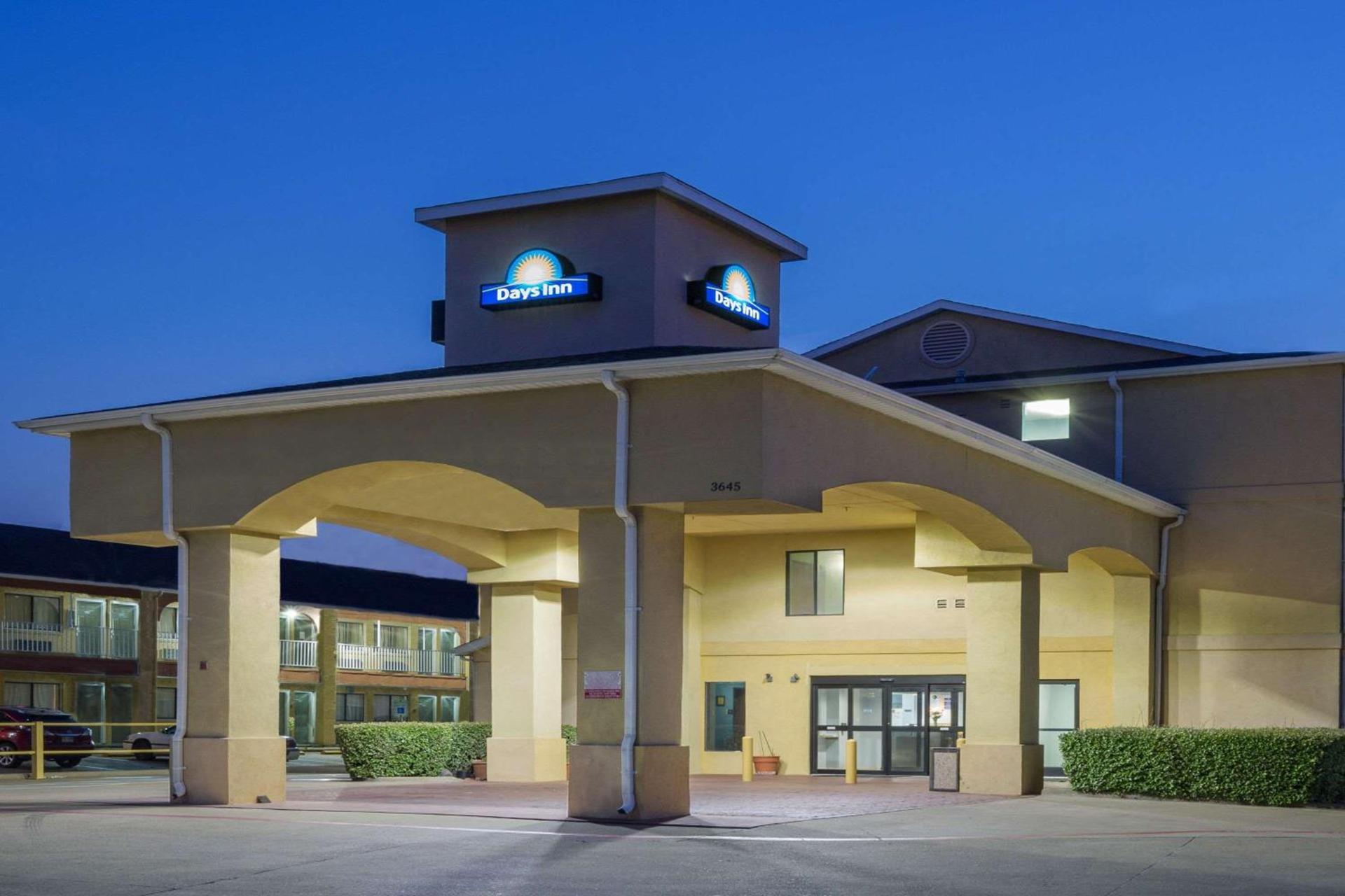 Days Inn by Wyndham Dallas Garland West photo 15