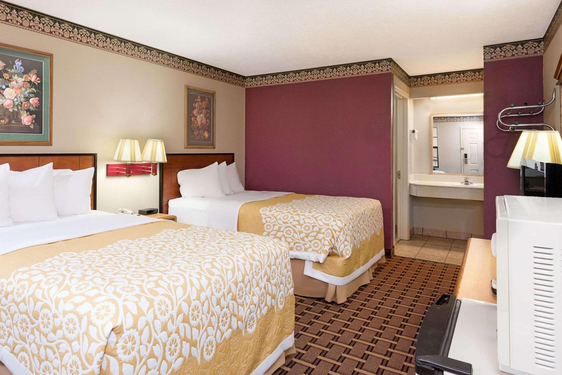 Days Inn by Wyndham Lexington photo 24