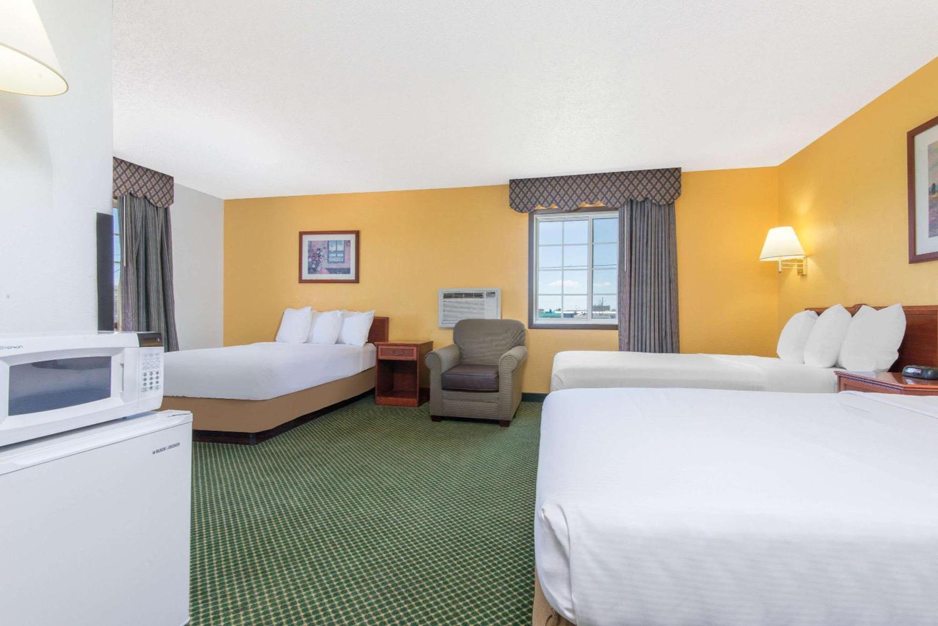 Days Inn by Wyndham Great Bend photo 21