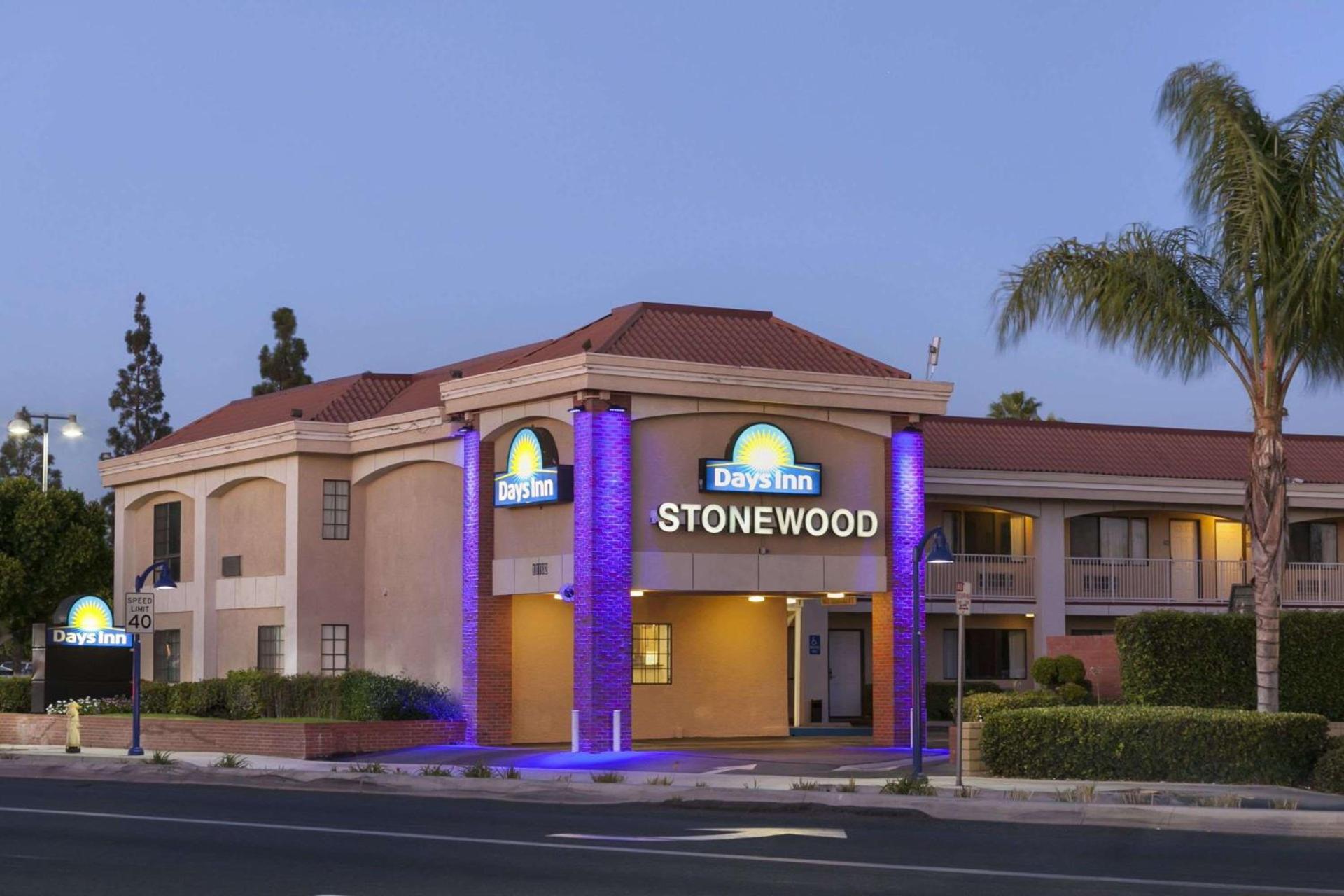 Days Inn by Wyndham Downey photo 2