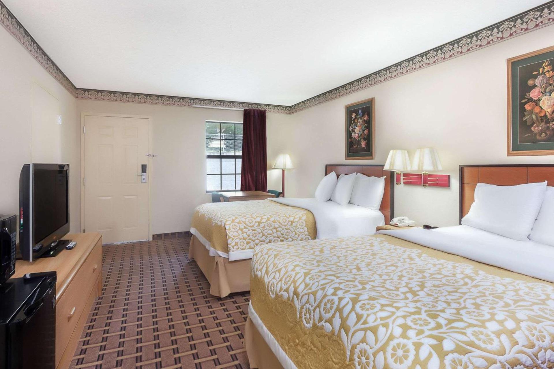 Days Inn by Wyndham Lexington photo 18