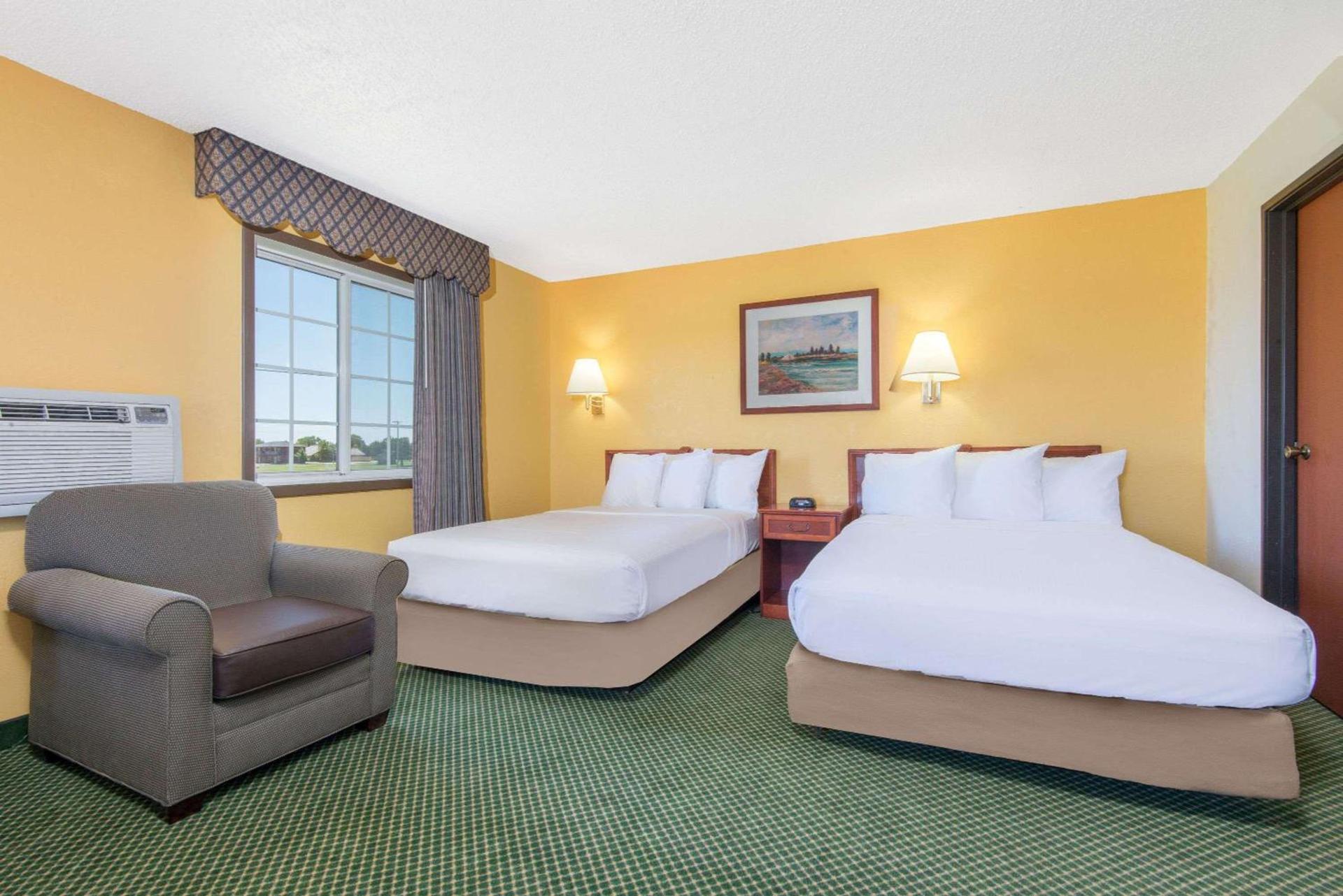 Days Inn by Wyndham Great Bend photo 17