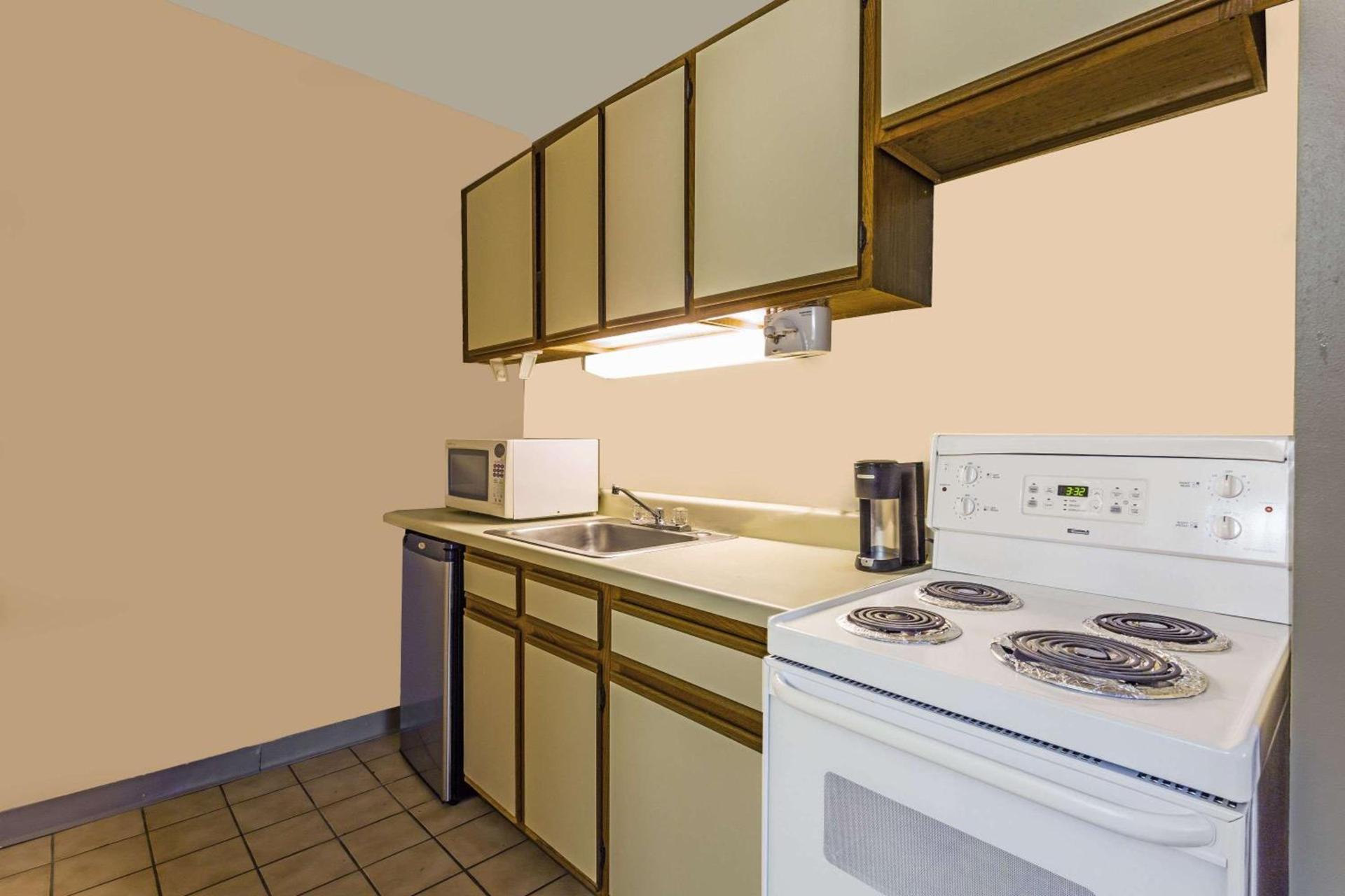 Days Inn by Wyndham Virginia Beach At The Beach photo 20