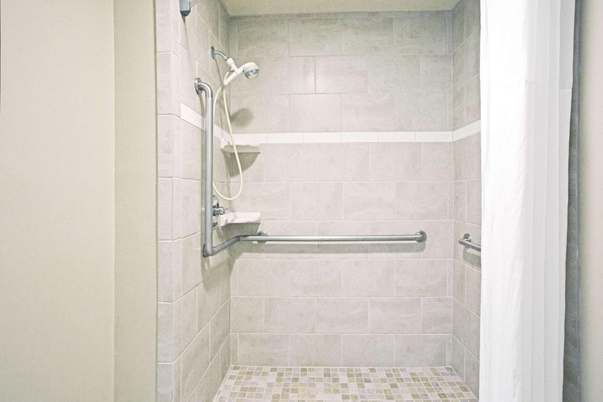 Days Inn by Wyndham Virginia Beach At The Beach photo 19