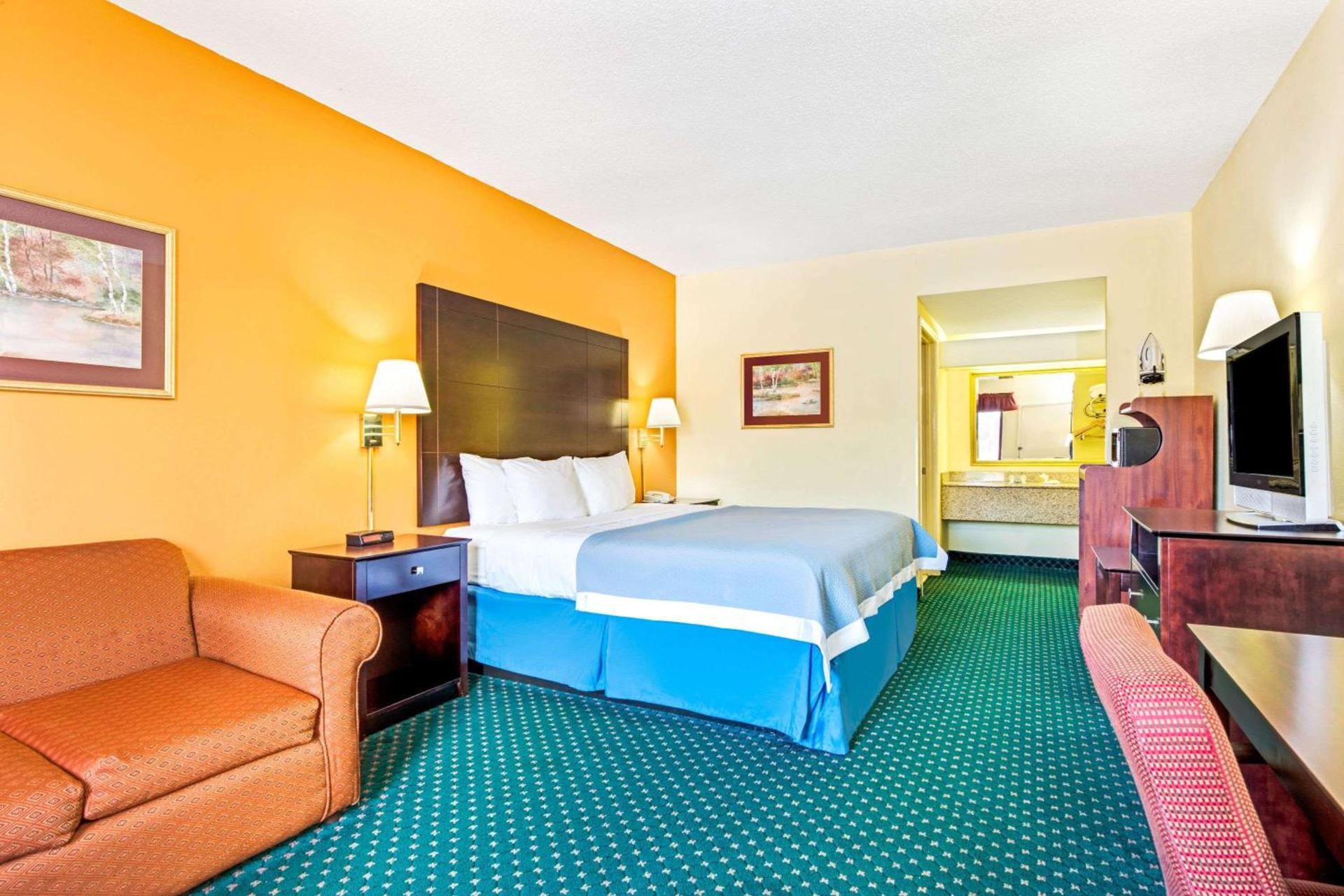 Days Inn by Wyndham Covington photo 6