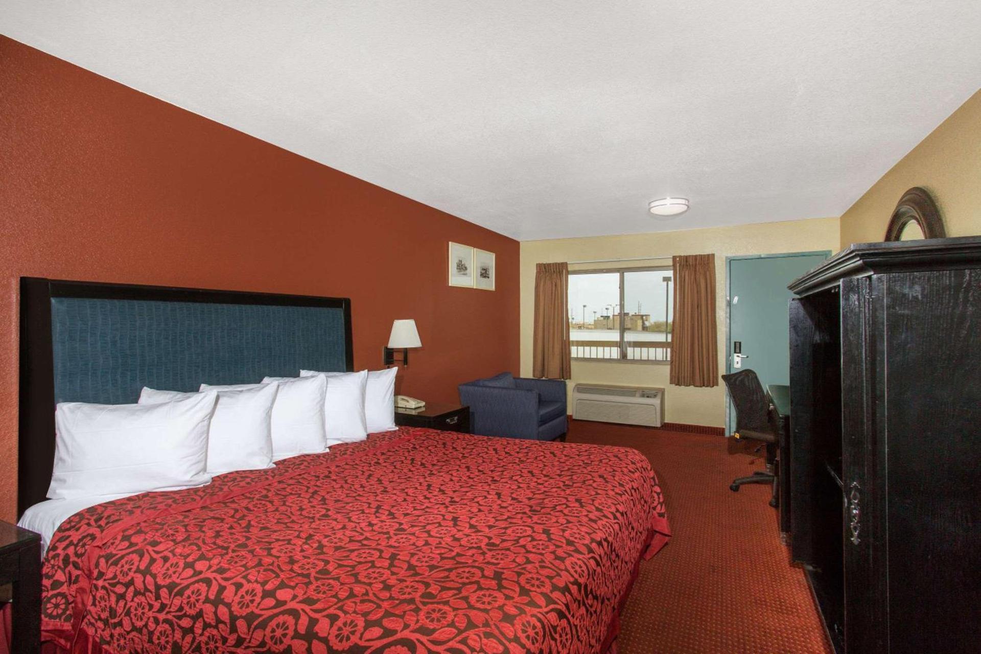 Days Inn by Wyndham Buckeye photo 12