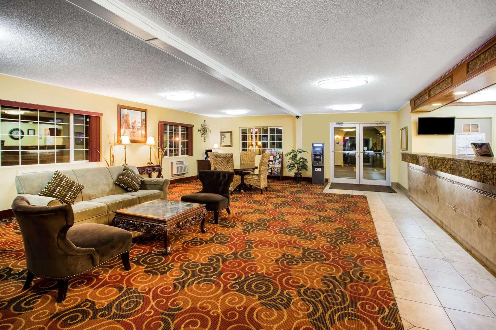 Days Inn by Wyndham Yakima photo 3
