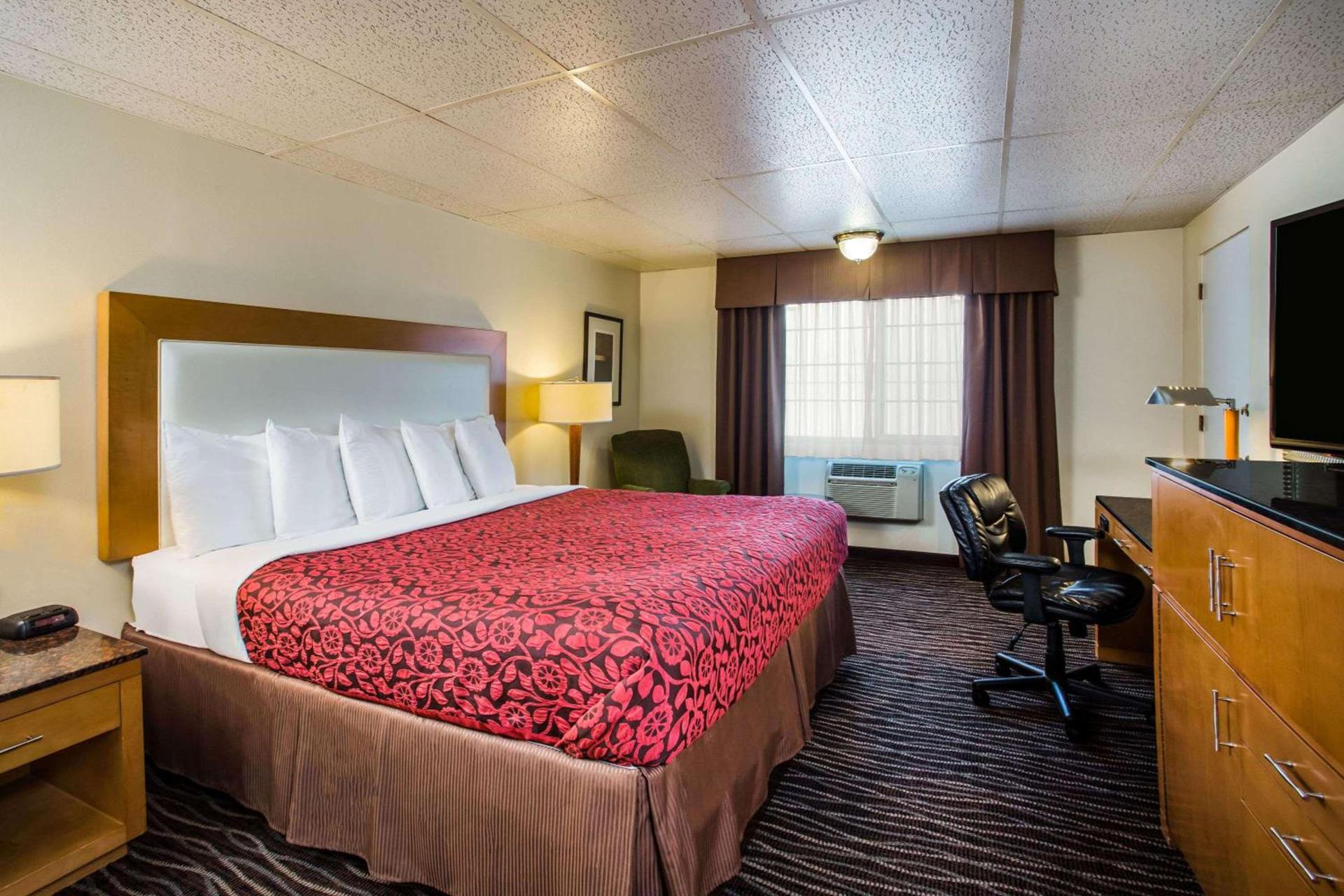 Days Inn by Wyndham Yakima photo 7