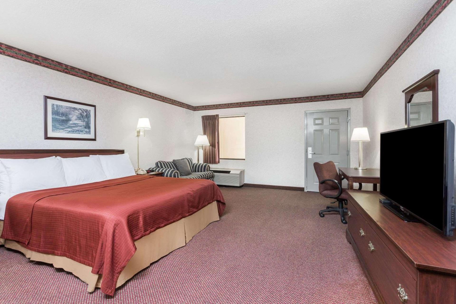Days Inn by Wyndham Royston photo 5