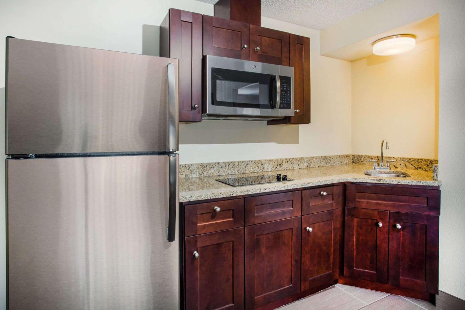 Days Inn by Wyndham Yakima photo 12