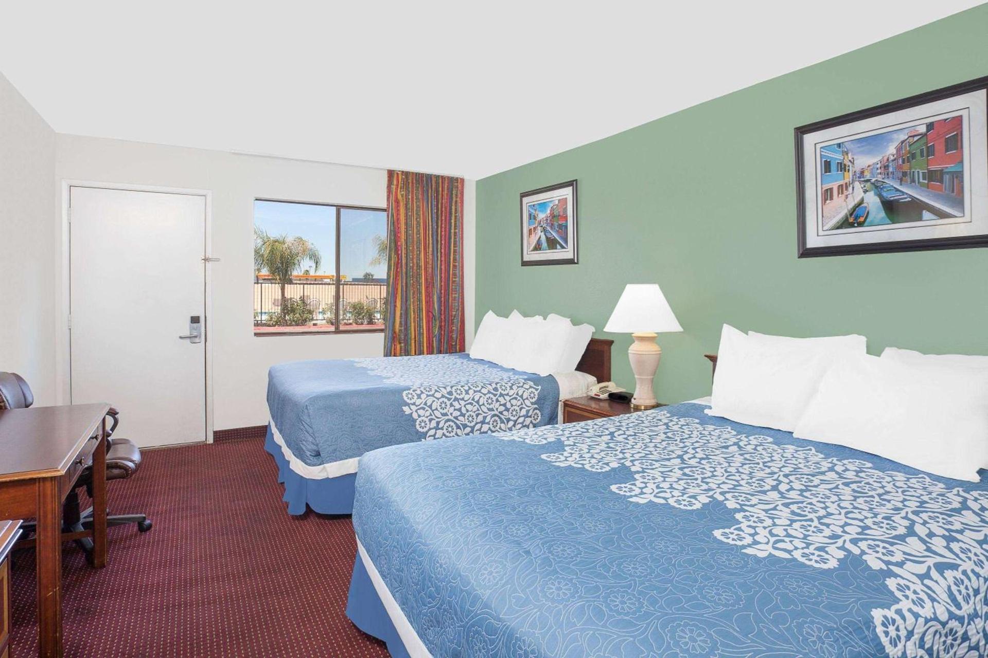 Days Inn by Wyndham Lost Hills photo 13